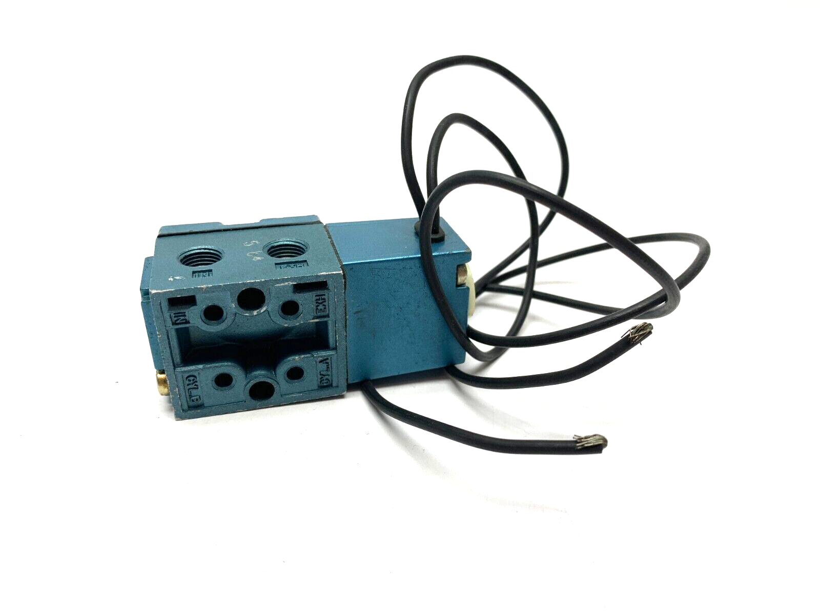 Mac Valves 612B-11-601BA Solenoid Valve 12VDC 8.5W ONE FLOW PIN BROKE - Maverick Industrial Sales