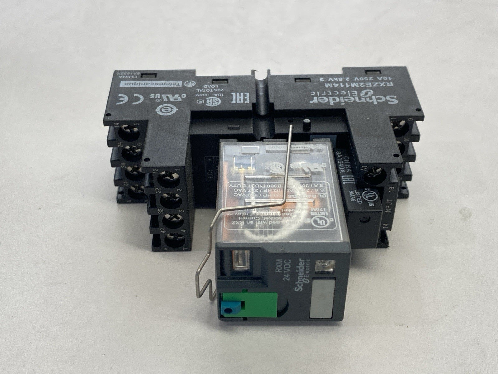 Schneider Electric RXM4AB2BD Relay 10A 250VAC w/ RXZE2M114M Base RXM040W Diode - Maverick Industrial Sales