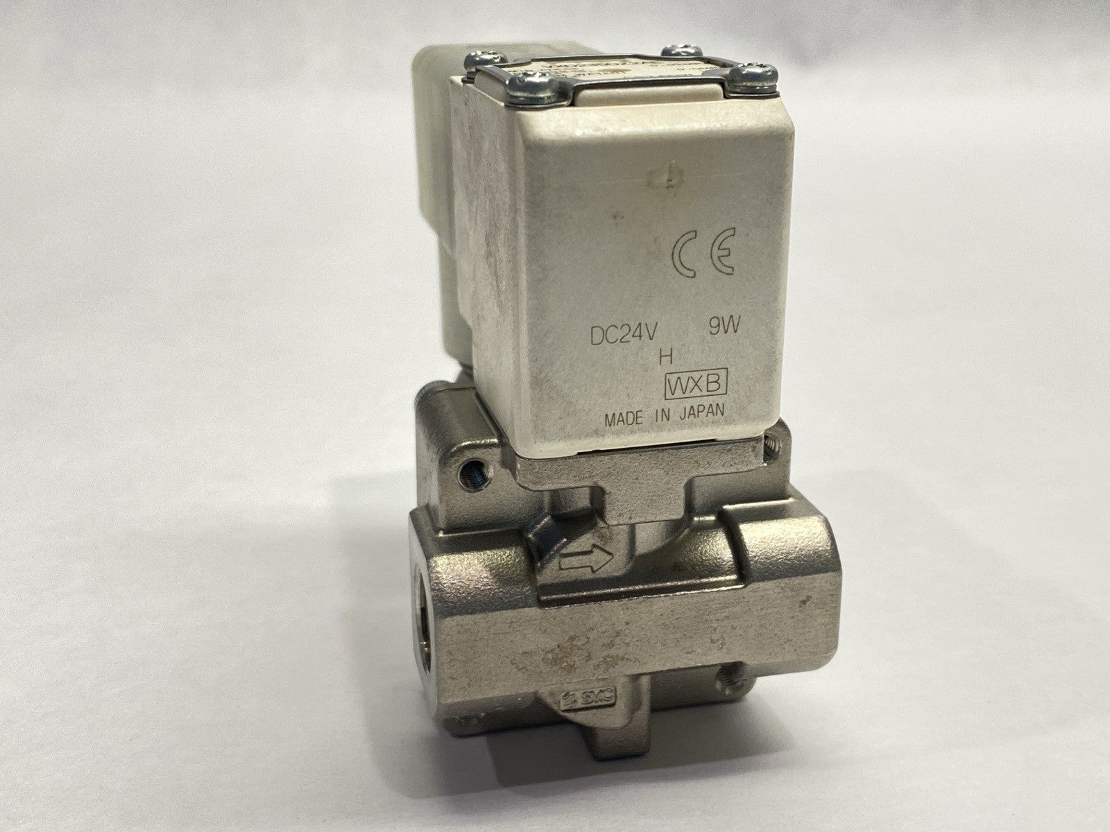 VXD235DZ2AE | SMC Pneumatic 2-Way Media Valve 1/4" NPT - New – Open box - Maverick Industrial Sales