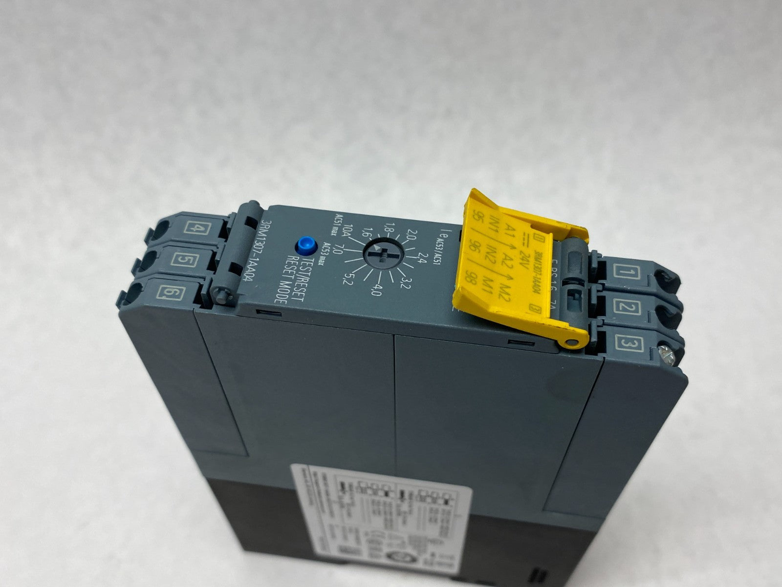 Siemens 3RM1307-1AA04 SIRIUS Fail-Safe Reversing Starter MISSING TERMINAL COVER - Maverick Industrial Sales