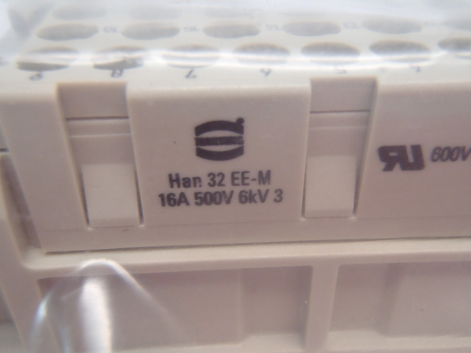 09320323001 | Harting Heavy Duty Connector Insert 16A 500V 6kV 3 HAN 32 EE-M-C - New Other - Maverick Industrial Sales
