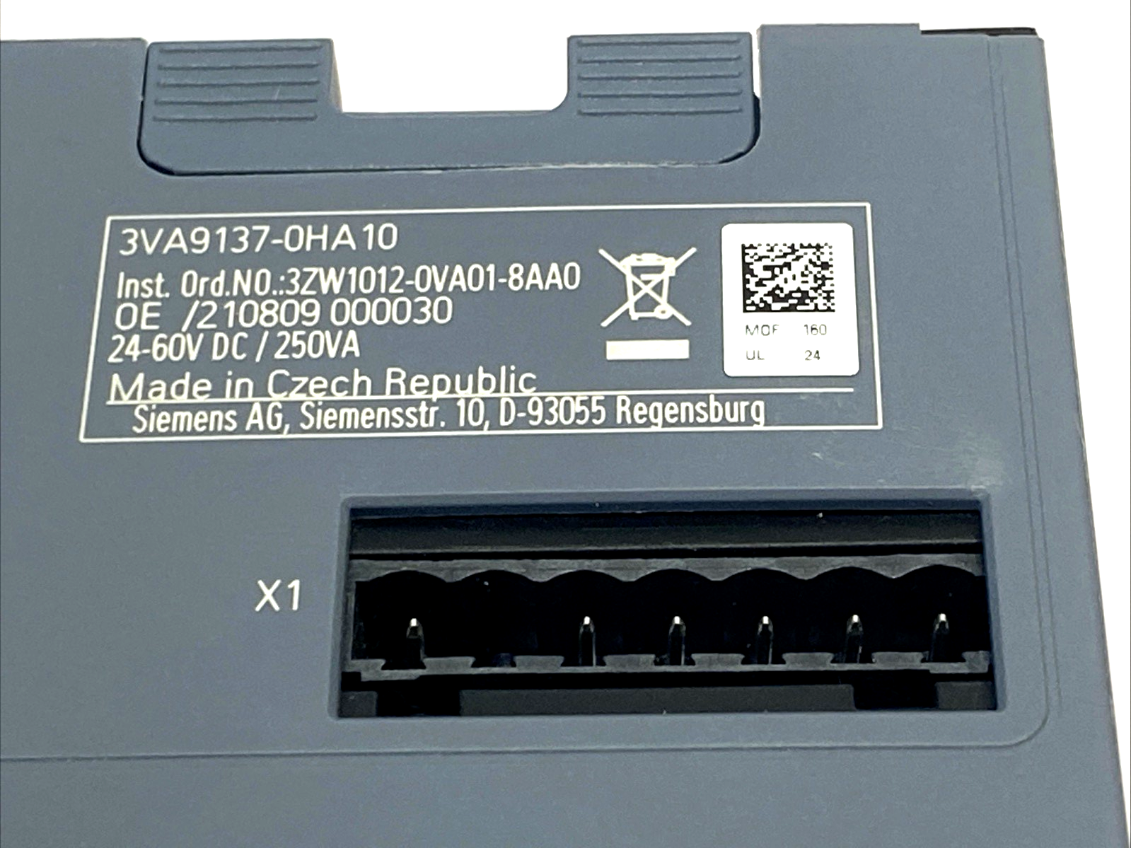 Siemens 3VA9137-0HA10 Motor Operator 24-60V DC - Maverick Industrial Sales