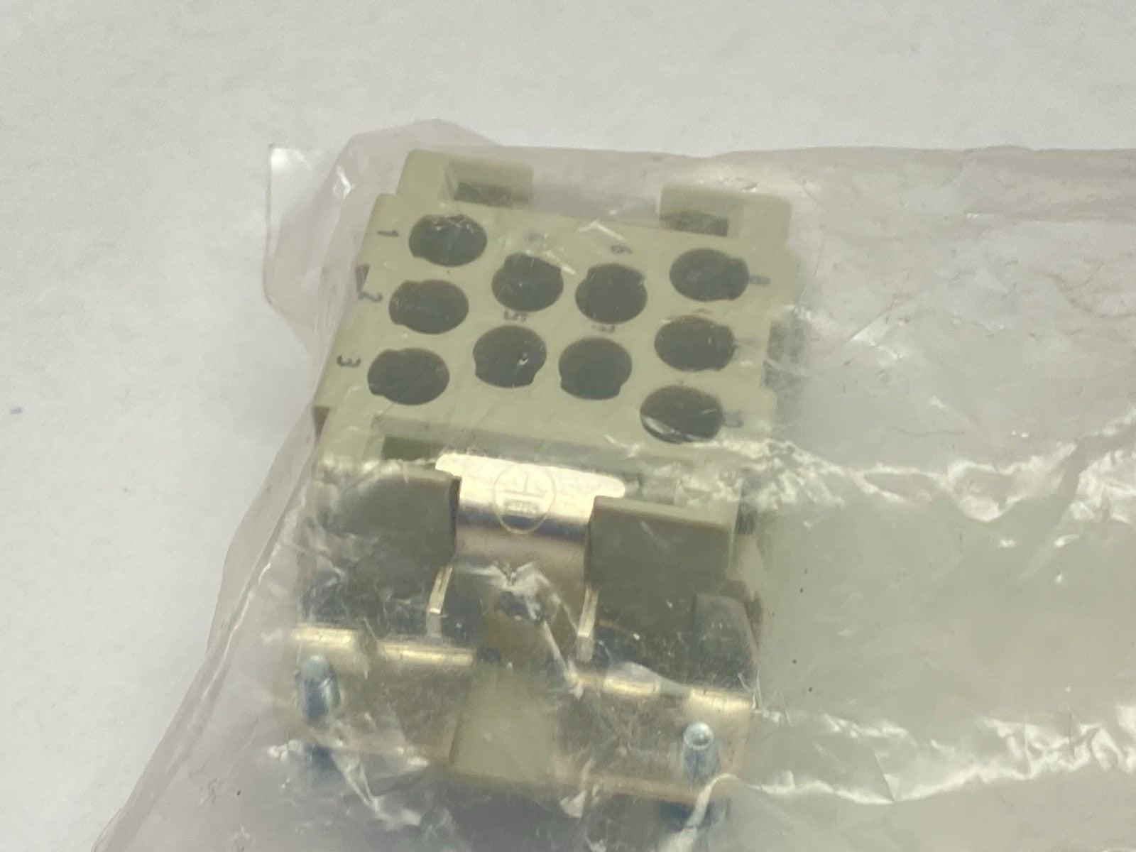 09320103101 | Harting Insert Female Connector Crimp Han 10 EE-F-C 600V - New - Maverick Industrial Sales