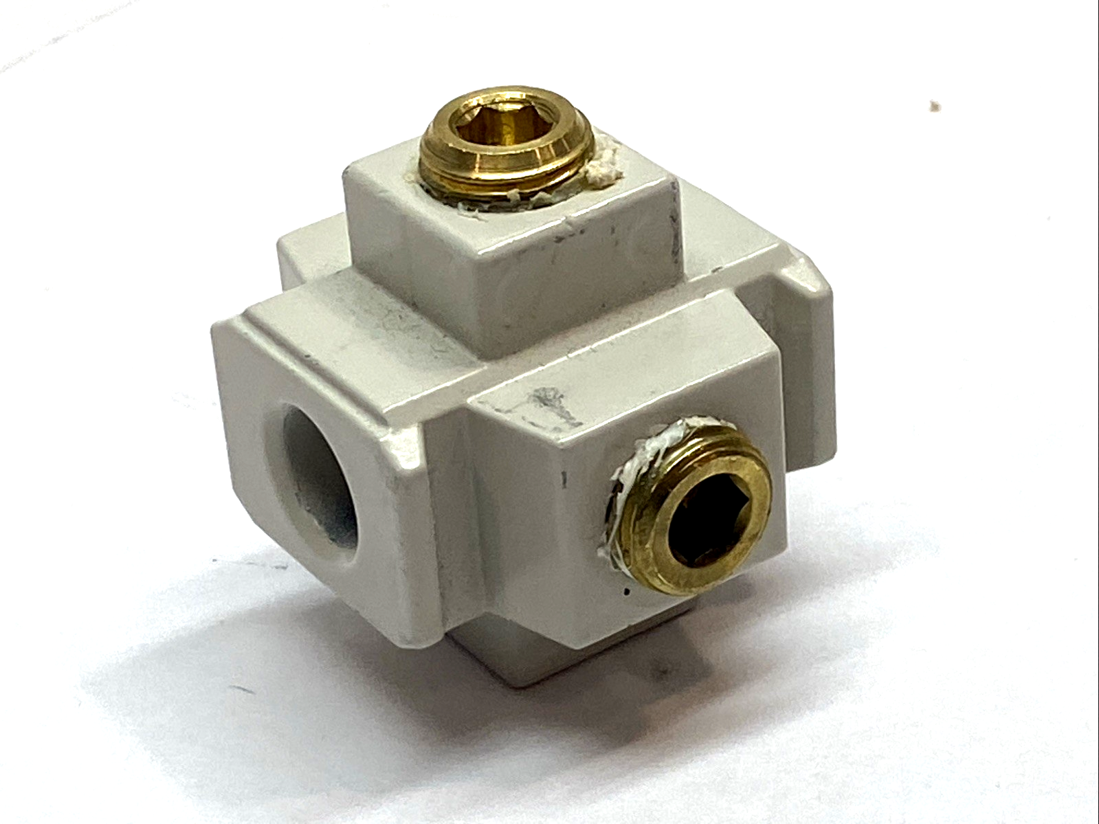 Y24-N02-A | SMC Cross Spacer for AC20-A Modular FRL 1/4" NPT - New – Open box - Maverick Industrial Sales