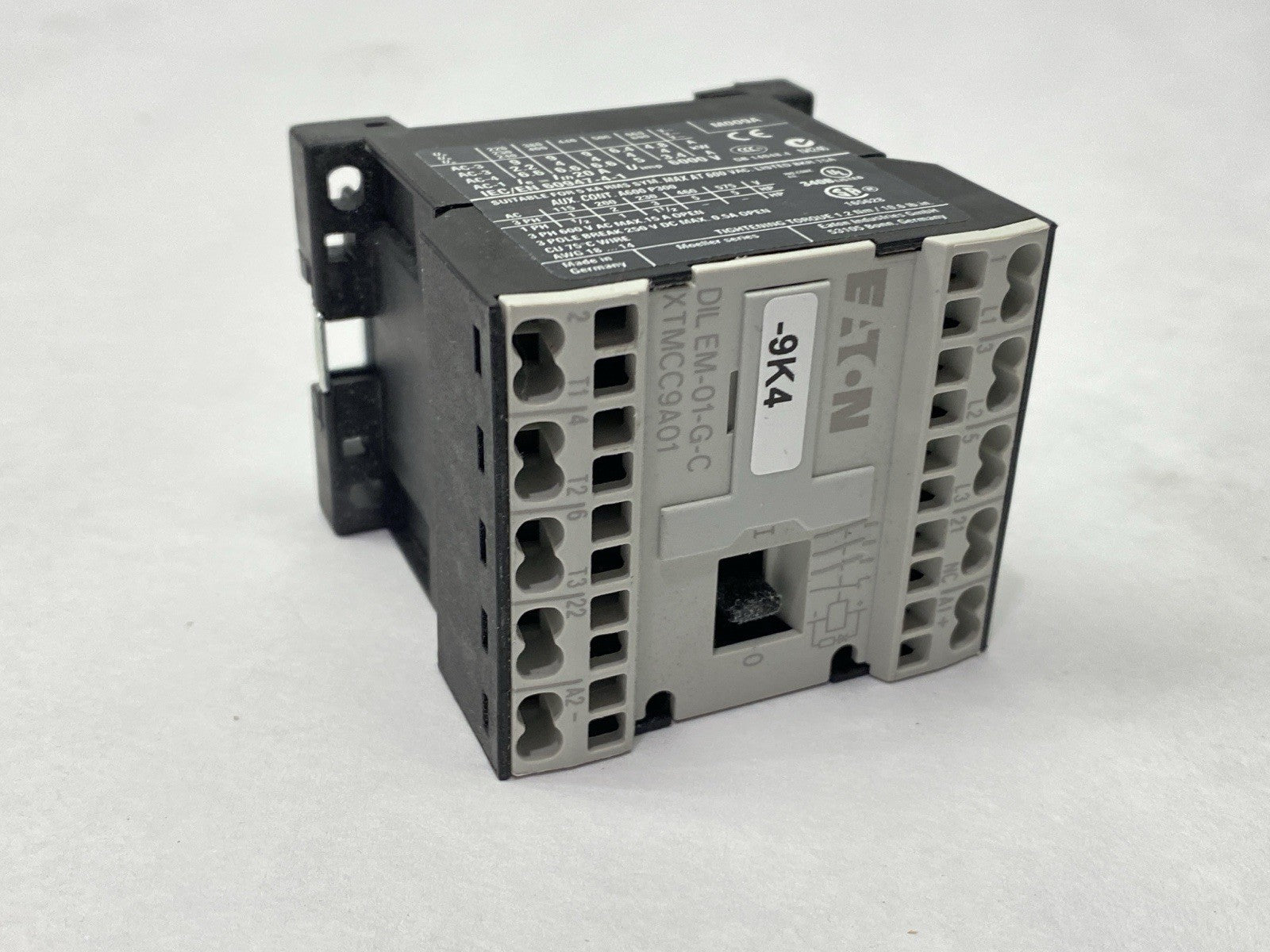 XTMCC9A01 | Eaton Miniature Contactor 3-Pole 9A 110-120VAC - Used - Maverick Industrial Sales