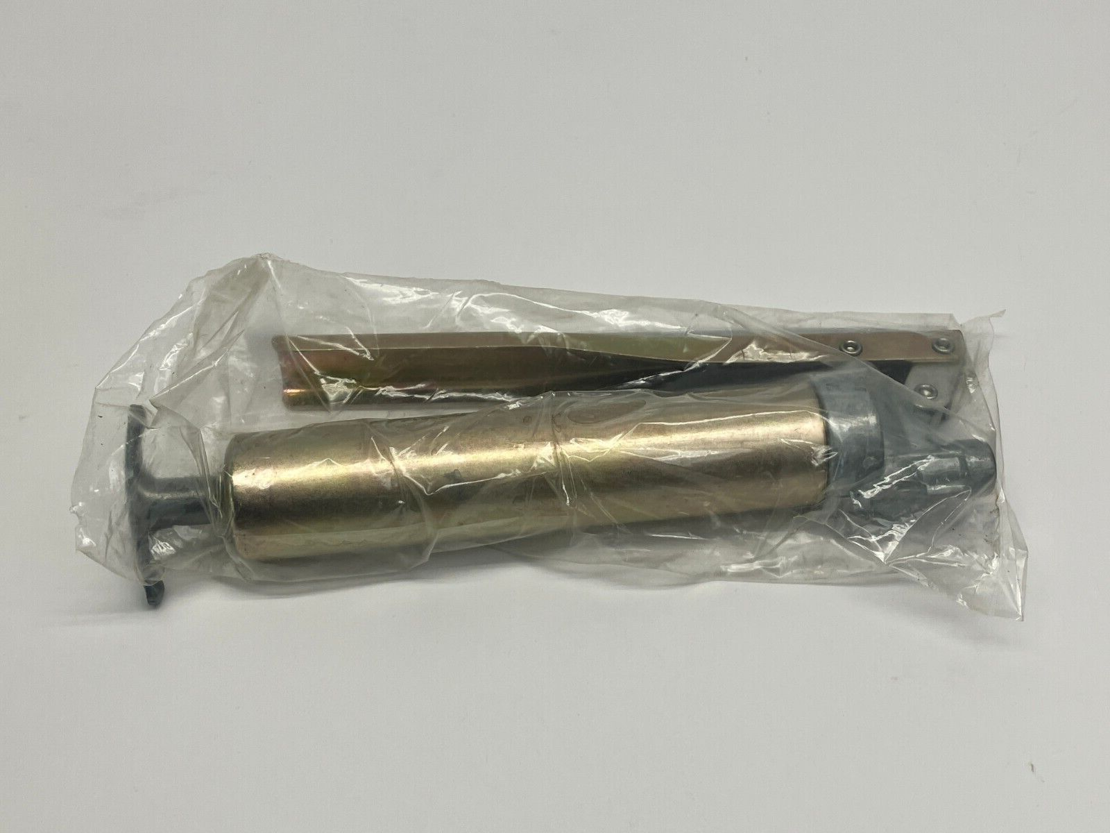 CLF CT -100 Lever Type Grease Gun - Maverick Industrial Sales