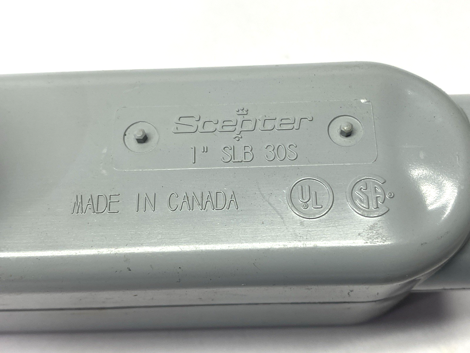 SLB 30S | Scepter PVC Conduit Body Right Angle Line Back Removable Cover 1" - New – Open box - Maverick Industrial Sales