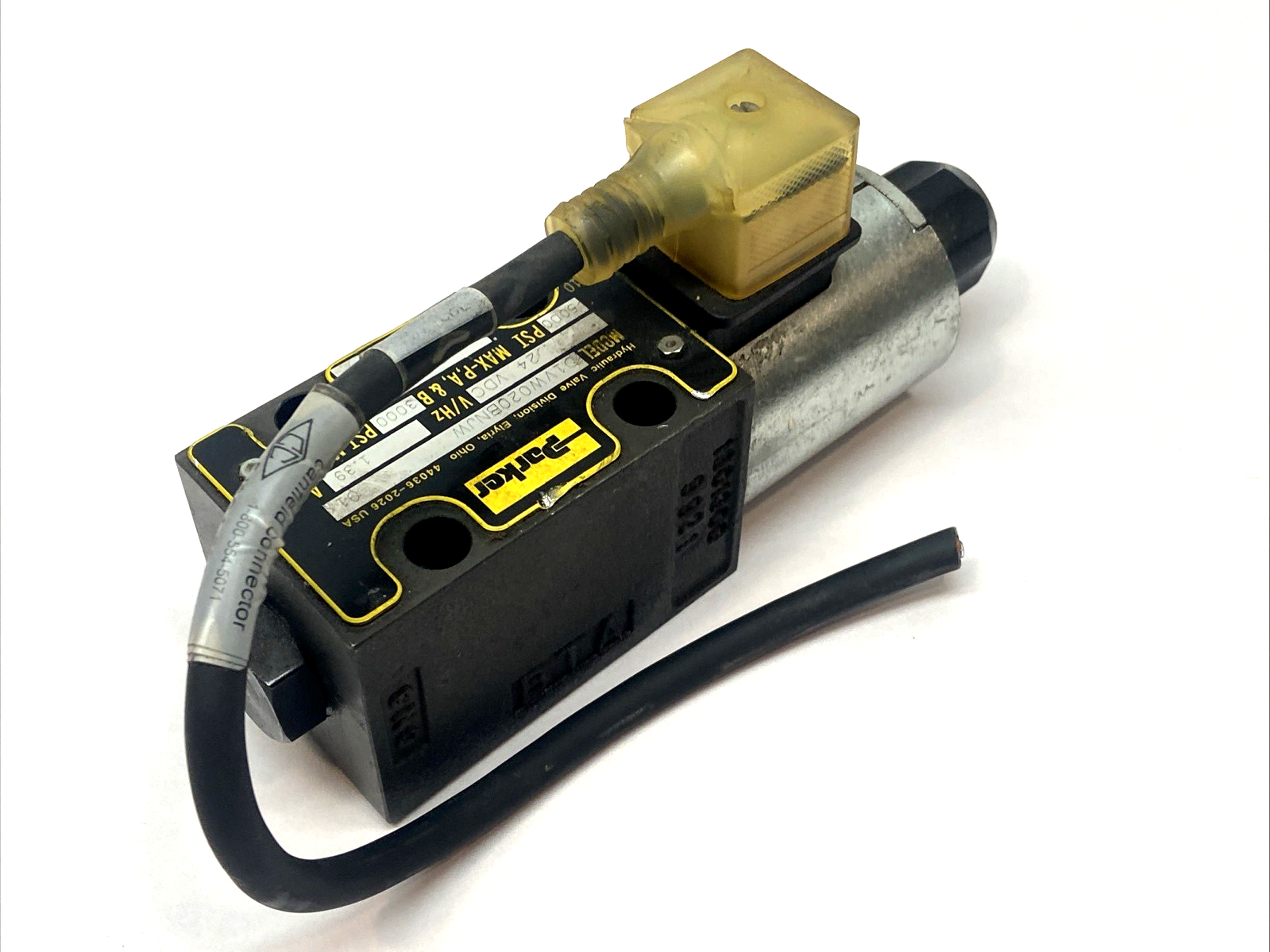 D1VW020BNJW | Parker Hydraulic Directional Valve 2-Pos 24VDC 5000psi - Used - Maverick Industrial Sales