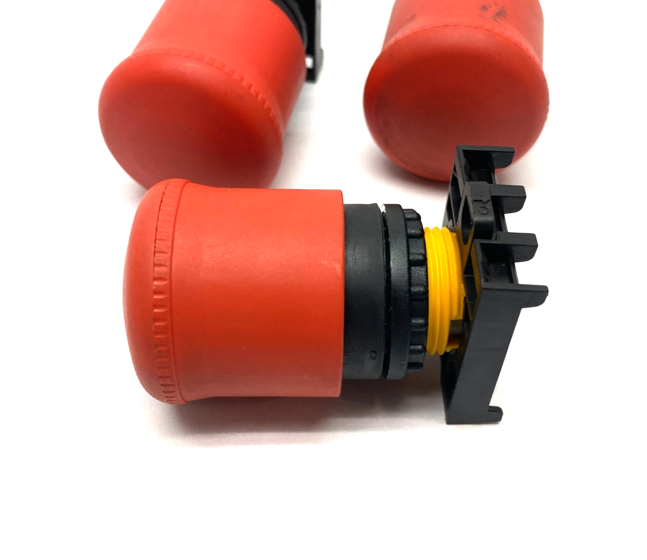 Eaton M22-PV Emergency Stop Pushbutton Twist-Release Red Nonilluminated LOT OF 3 - Maverick Industrial Sales