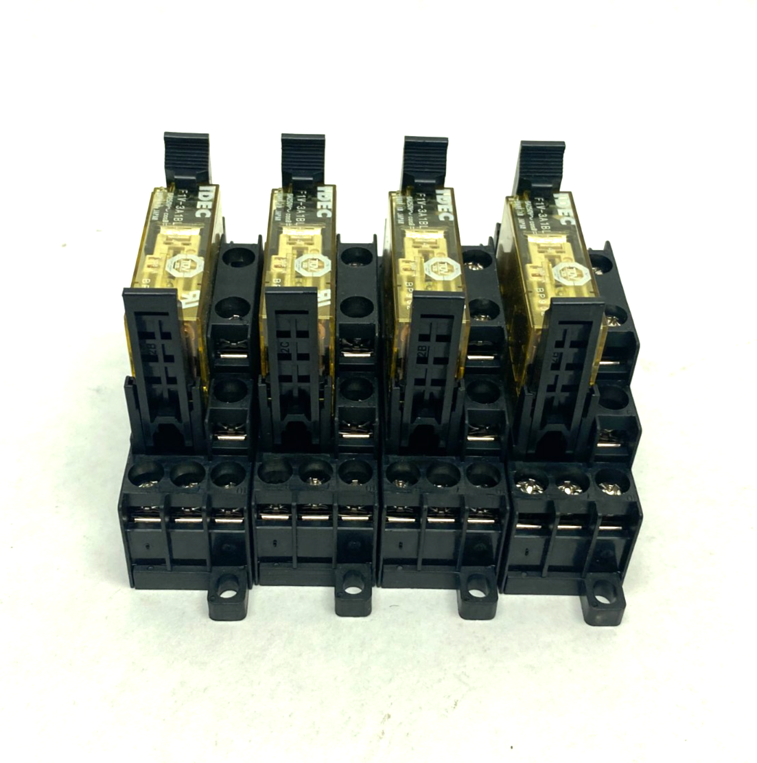 RF1V-3A1BL-024 | IDEC Relay w/ SF1V-4-07L Relay Base LOT OF 4 - New – Open box - Maverick Industrial Sales
