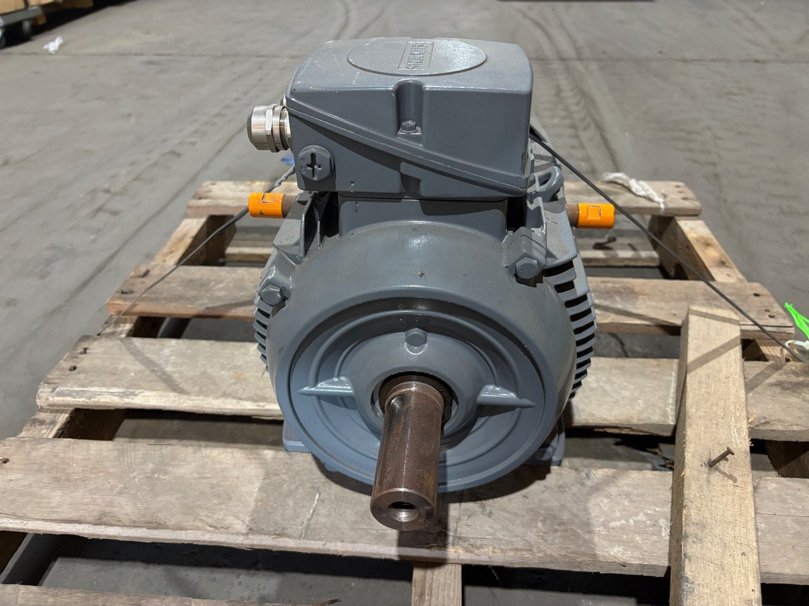 Siemens 1AV3132B 1LE10231CB235AF4 Electric Motor, 7.5 kW, 3PH, 132M - Maverick Industrial Sales