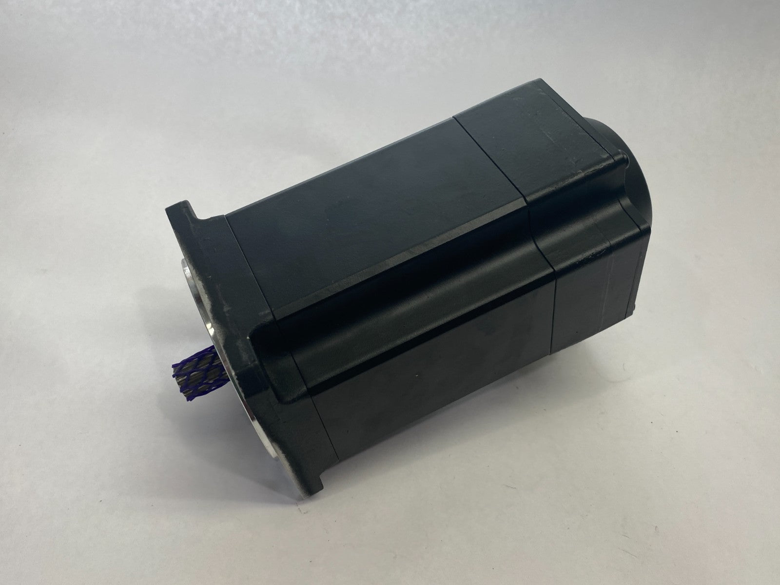 Kuka 311153 3-Phase Servo Motor ME_80_120_30_L0 - Maverick Industrial Sales