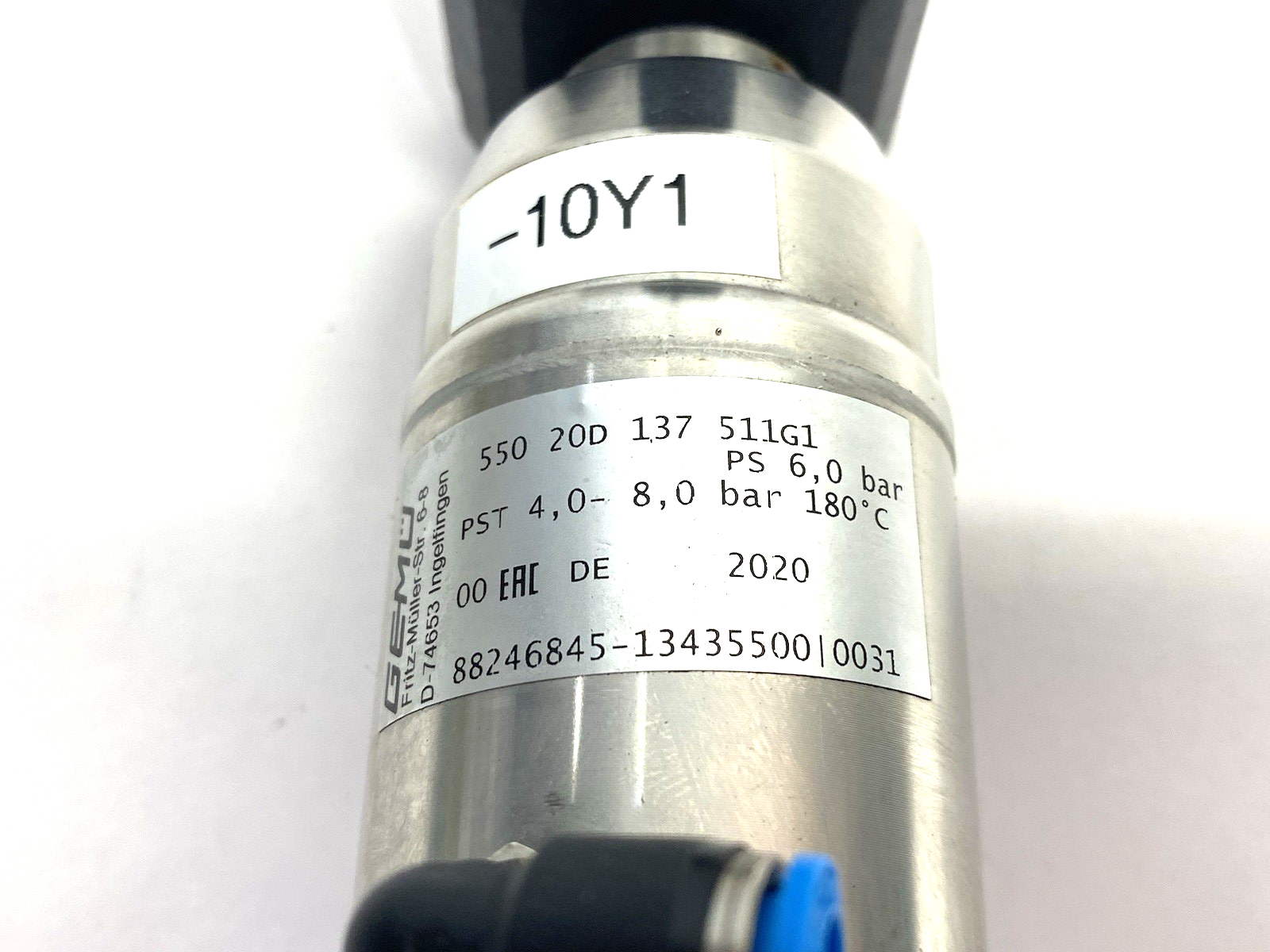 550 20D 137 511G1 | GEMÜ Angle Seat Globe Valve w/ 1230000ZA001031101101 Relay - Used - Maverick Industrial Sales