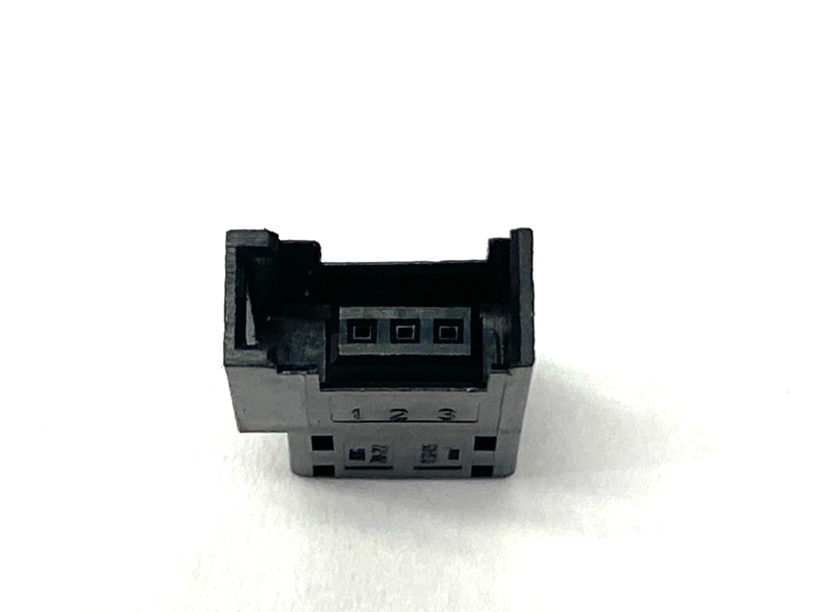 Samwon Act EC-3S02BU IOLINK Blue Socket Connector AWG20-22 3P LOT OF 18 - Maverick Industrial Sales