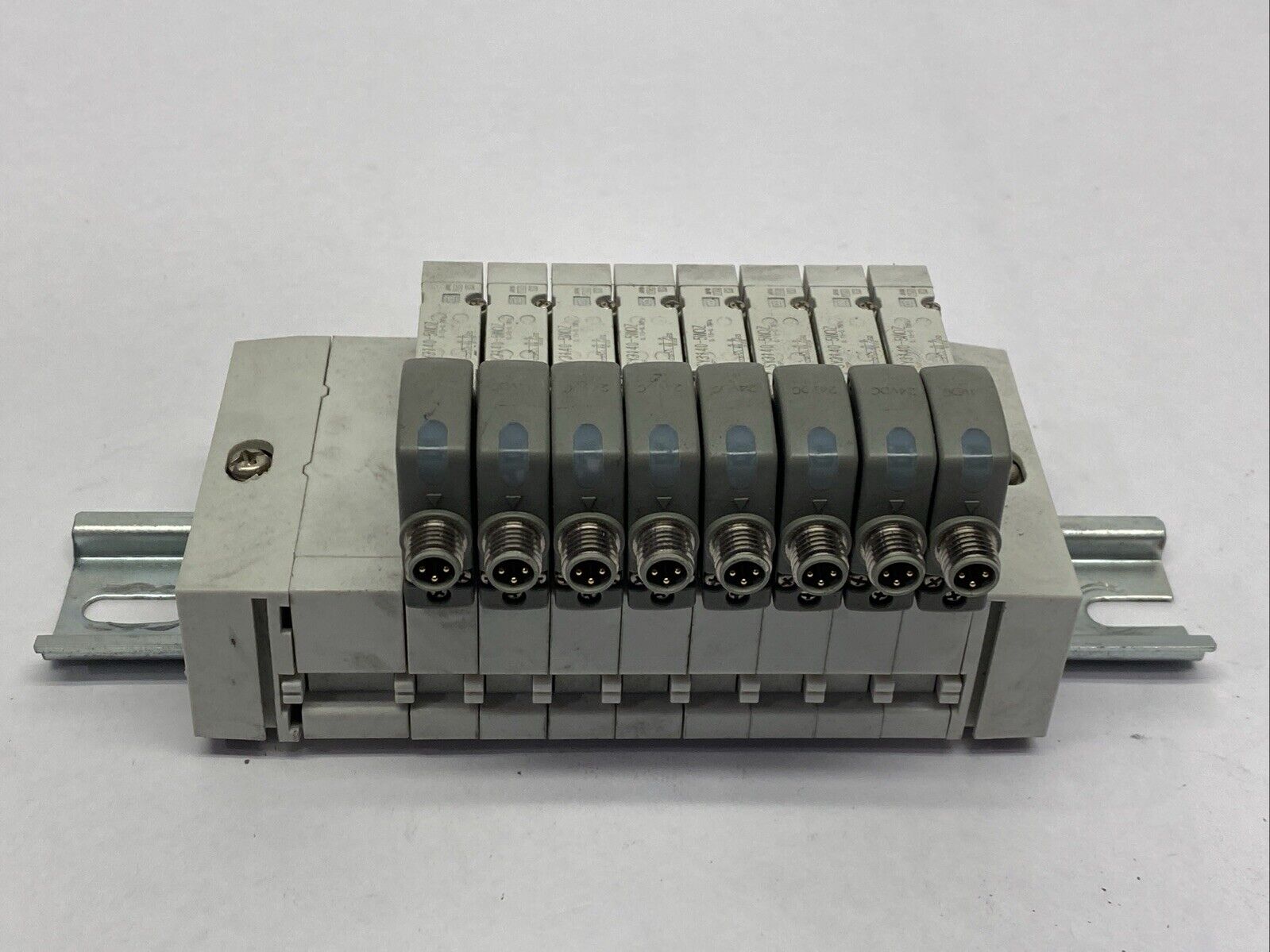 SMC SS5Y3-60-07U Cassette Style Manifold 7 Station w/ SY3140-5WOZ Solenoid Valve - Maverick Industrial Sales