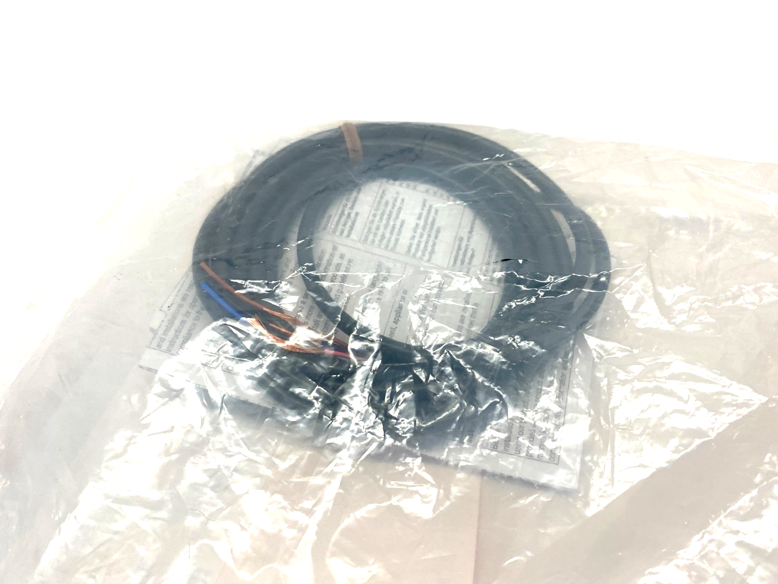 Omron E3ZM-V61 2M Color Mark Detection Compact Photoelectric Sensor - Maverick Industrial Sales