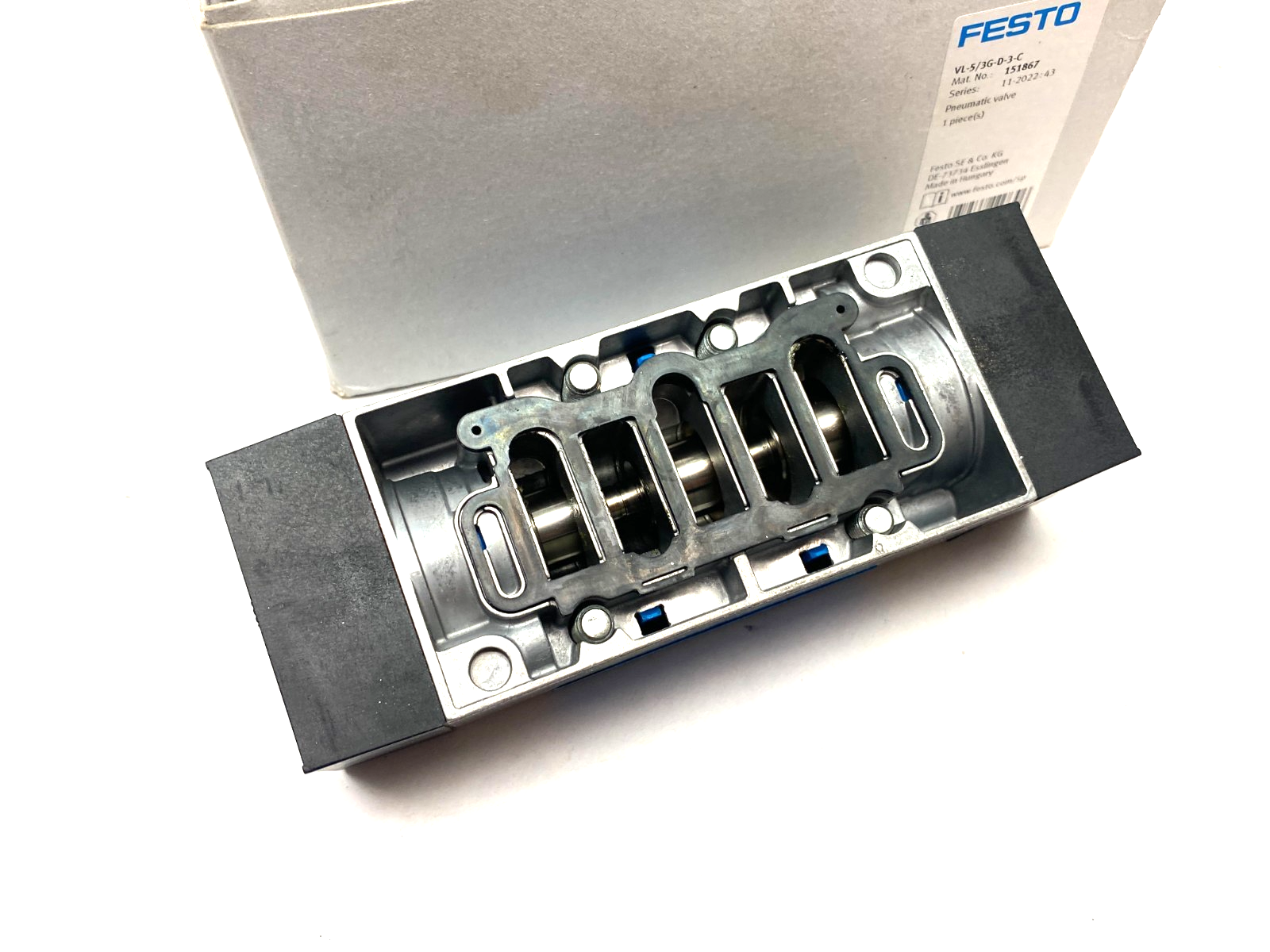 Festo VL-5/3G-D-3-C Pneumatic Valve 5/3, Closed 151867 - Maverick Industrial Sales
