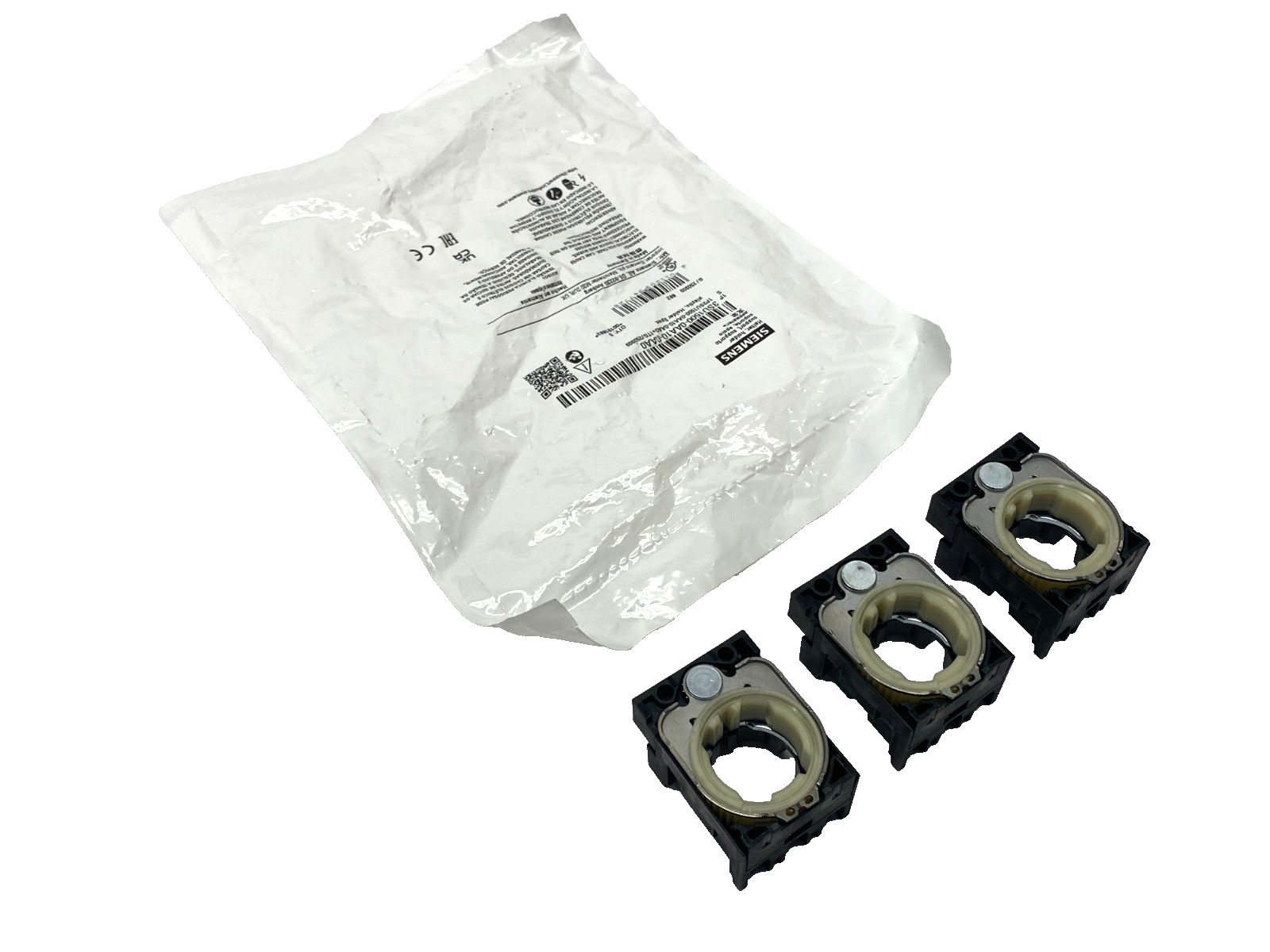 3SU1550-0AA10-0AA0 | Siemens Holder, Universal, 3-Fold, Plastic/Metal LOT OF 3 - New – Open box - Maverick Industrial Sales
