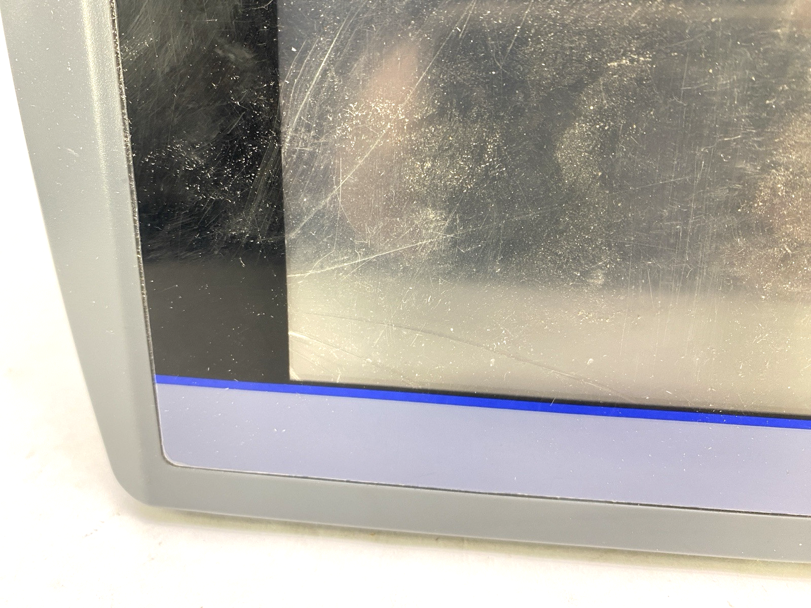 HD150401C01 10-1/4 Inch Touch Screen Cracked Screen For Parts Or Repair - Maverick Industrial Sales