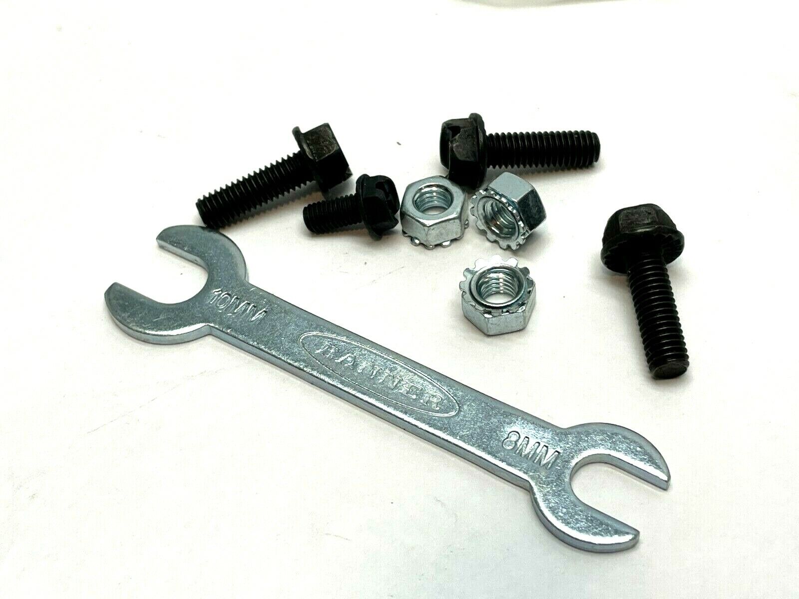 Banner EZLSA-MBK-12 EZ-SCREEN LS Accessory Bracket Center Mount 90989 - Maverick Industrial Sales