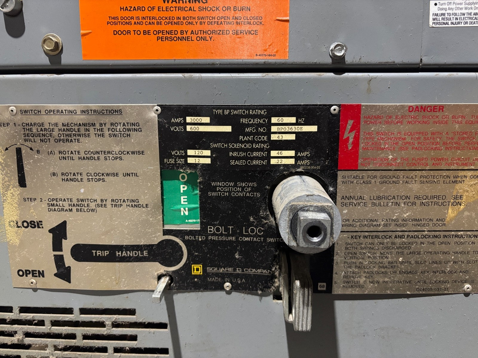 Square D QED 2 Power Style Switchboard 3000A PowerLogic Circuit Monitor 600V - Maverick Industrial Sales