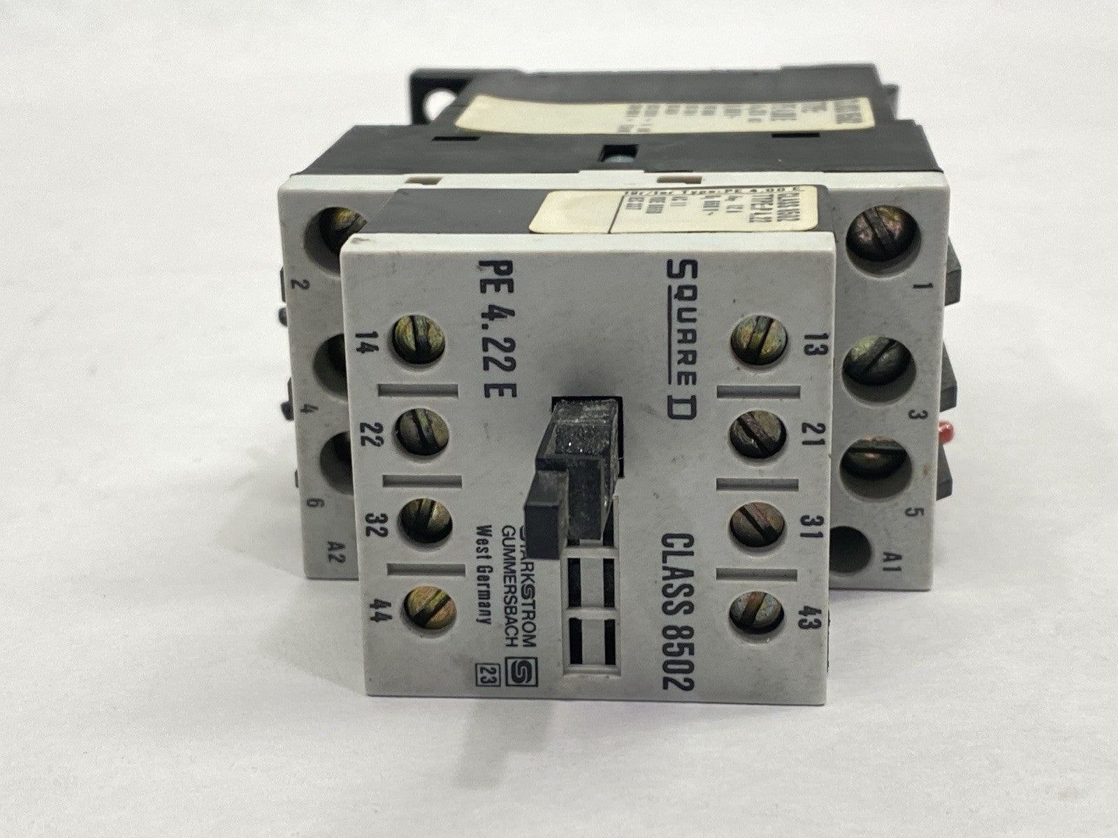 Square D PE.400E Contactor 32A 660V w/ P4.22 Auxiliary Contact 12A 660V - Maverick Industrial Sales