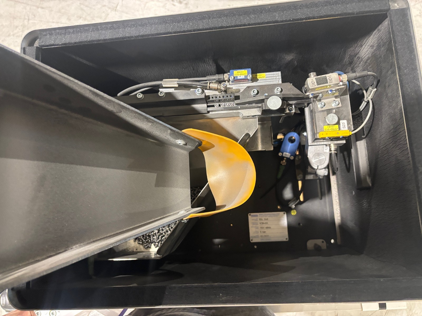 ZEL240 | Weber ZEL 240 Vibratory Step Feeder System MFS168 SOR 3, C30S1M Controller - Used - Maverick Industrial Sales