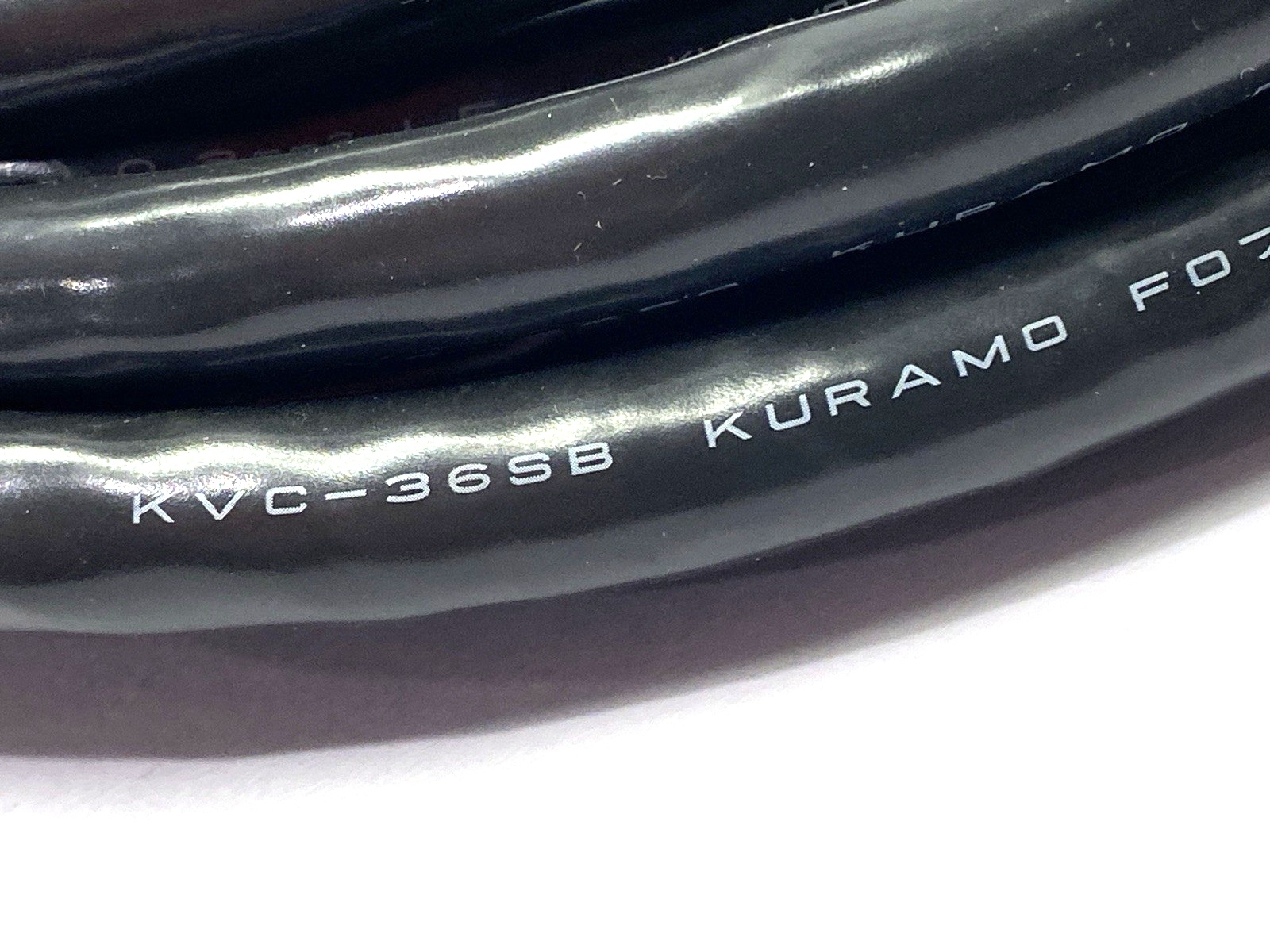 KVC-36SB | Kuramo Connector Cable, 11-Channel, 5m - New – Open box - Maverick Industrial Sales