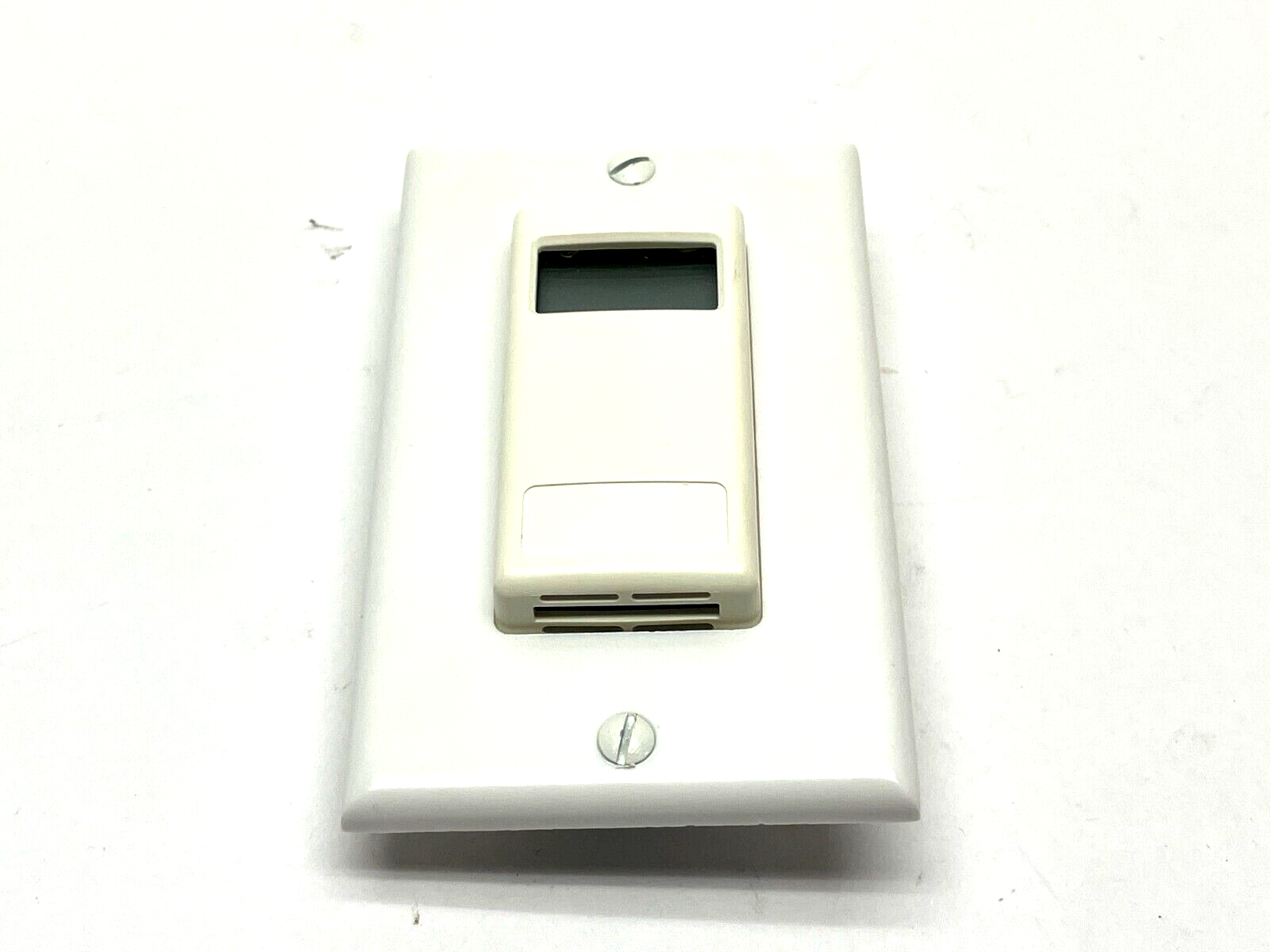 Veris Alta Lab LCD Wall Mounted Humidity Sensor 3% 0-5/0-10 VDC - Maverick Industrial Sales