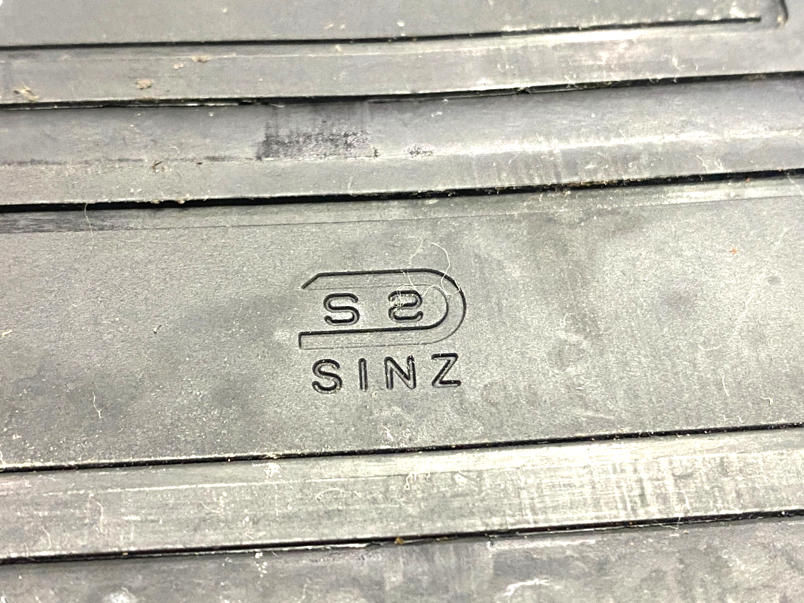 47712900