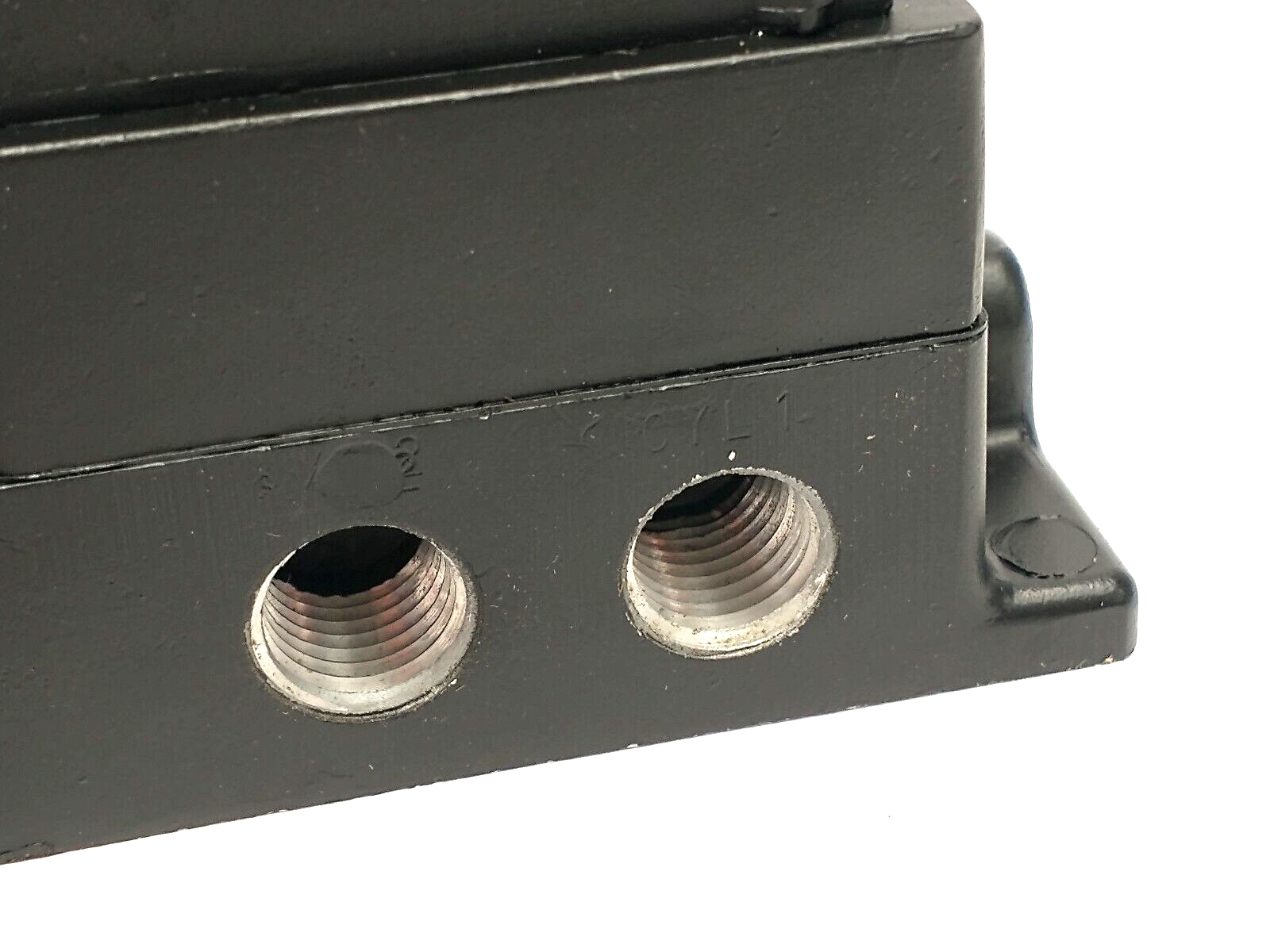 Parker Hannifin GG-200-25-M2A-FU 4-Way 2-Position Solenoid Valve 1/4" NPT 4-Port - Maverick Industrial Sales
