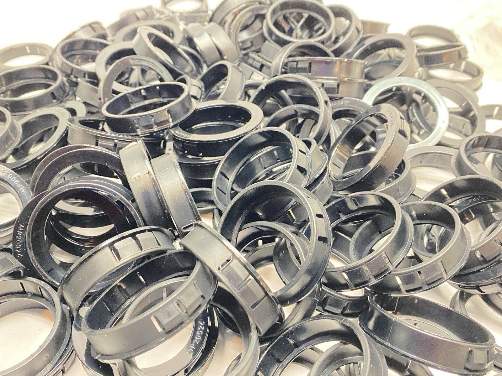 22MP20026 | Essentra Bushing Grommet Nylon Black 1.625" ID 2" OD LOT OF 190 - New – Open box - Maverick Industrial Sales
