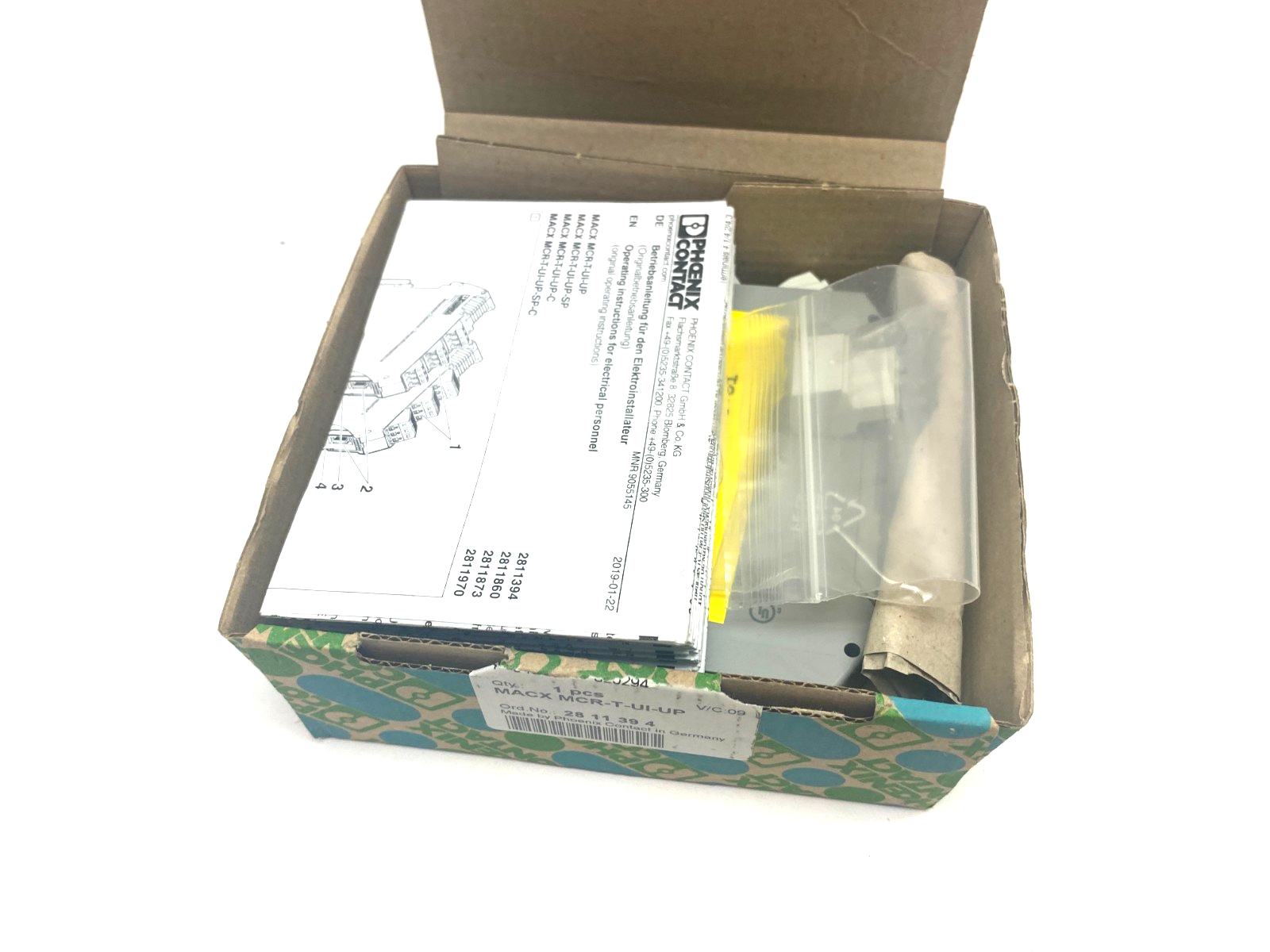 Phoenix Contact MACX MCR-T-UI-UP Prgmbl Temperature Measuring Transducer 2811394 - Maverick Industrial Sales