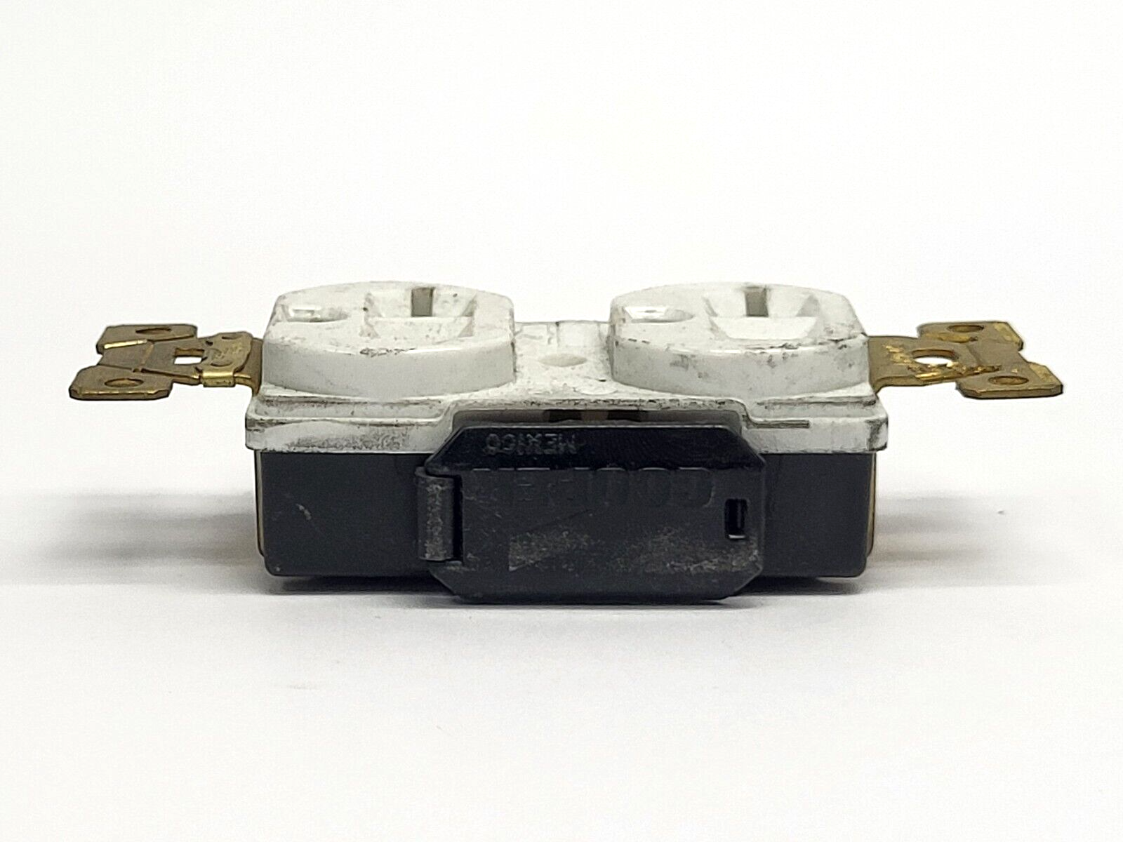 Eaton Duplex Outlet Receptacles 20A 125V LOT OF 7 - Maverick Industrial Sales