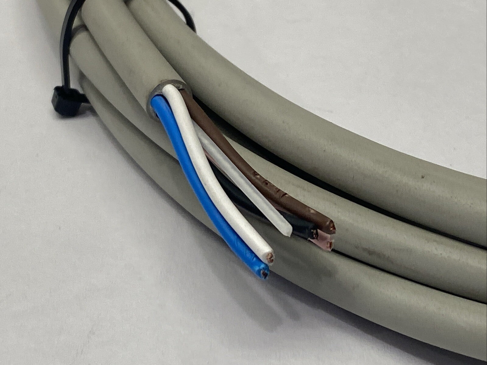 Pepperl+Fuchs V15L-G-5M-PUR-U Cordset Female M12 5-Pin 5m 300755 - Maverick Industrial Sales