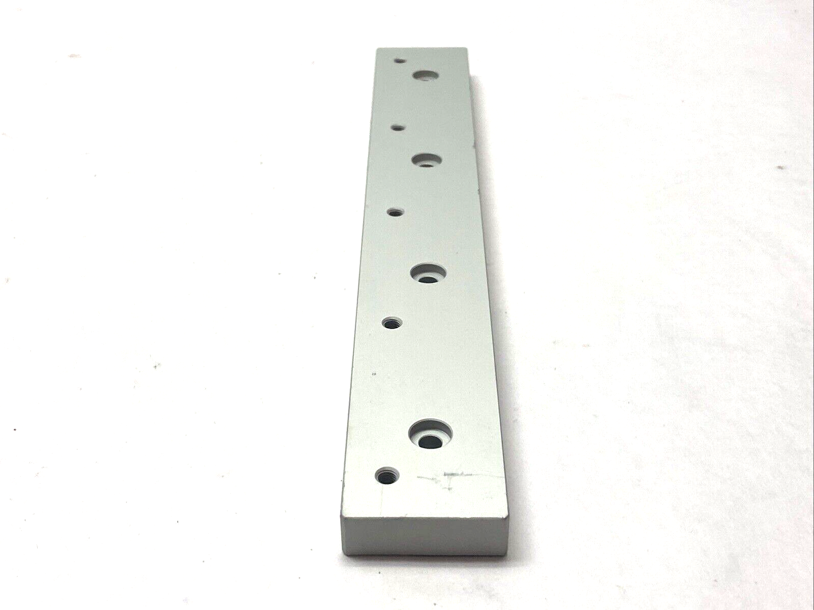 DJ4-014 Linear Mounting Bracket - Maverick Industrial Sales