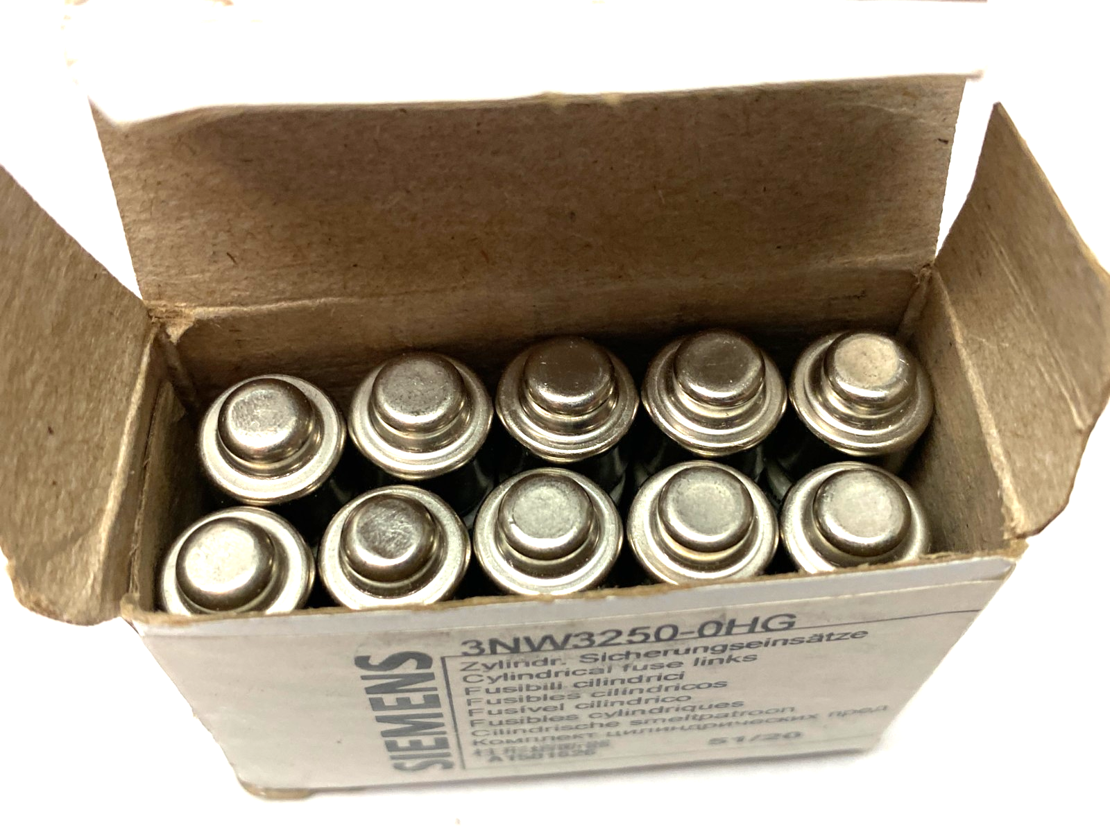 3NW3200-0HG | Siemens SENTRON Cylindrical Fuse, Slow-Blow, 20A, BOX OF 10- New – Open box - Maverick Industrial Sales