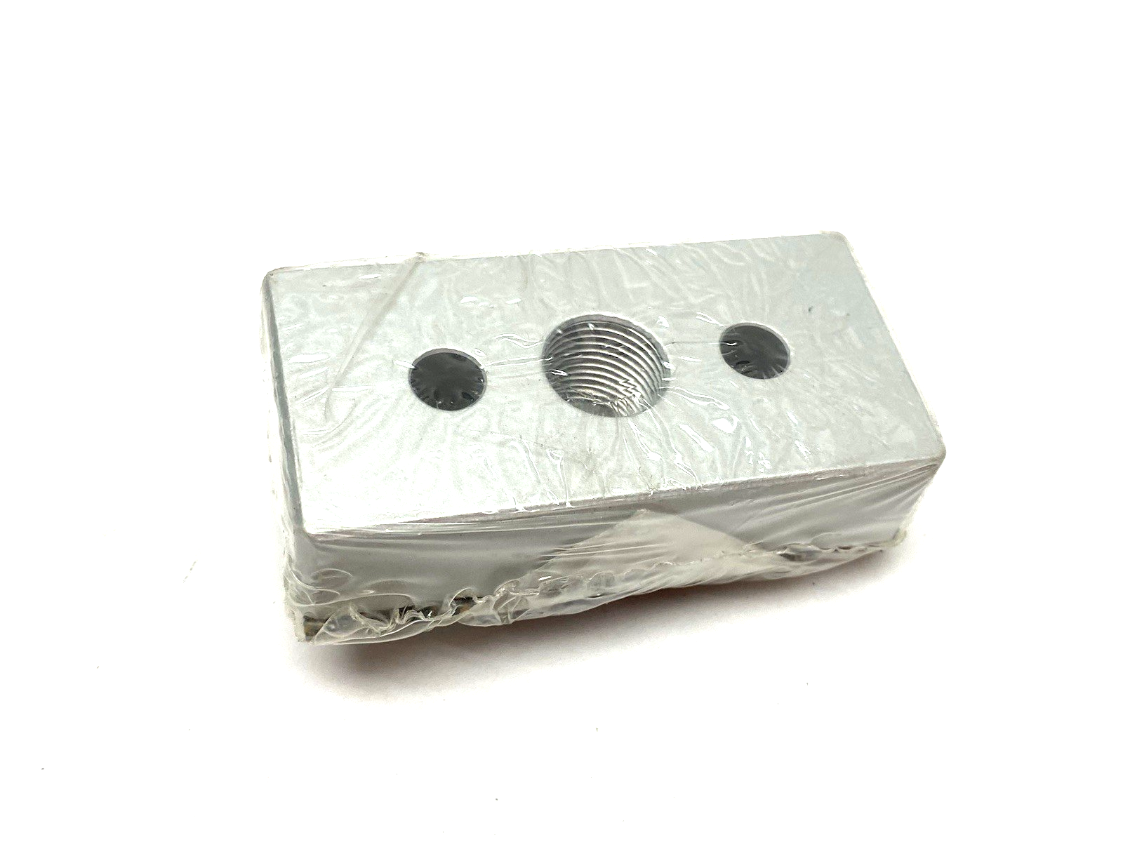 2150 | 80/20 15-Series 3-Hole Pressure Manifold Feed Plate - New - Maverick Industrial Sales