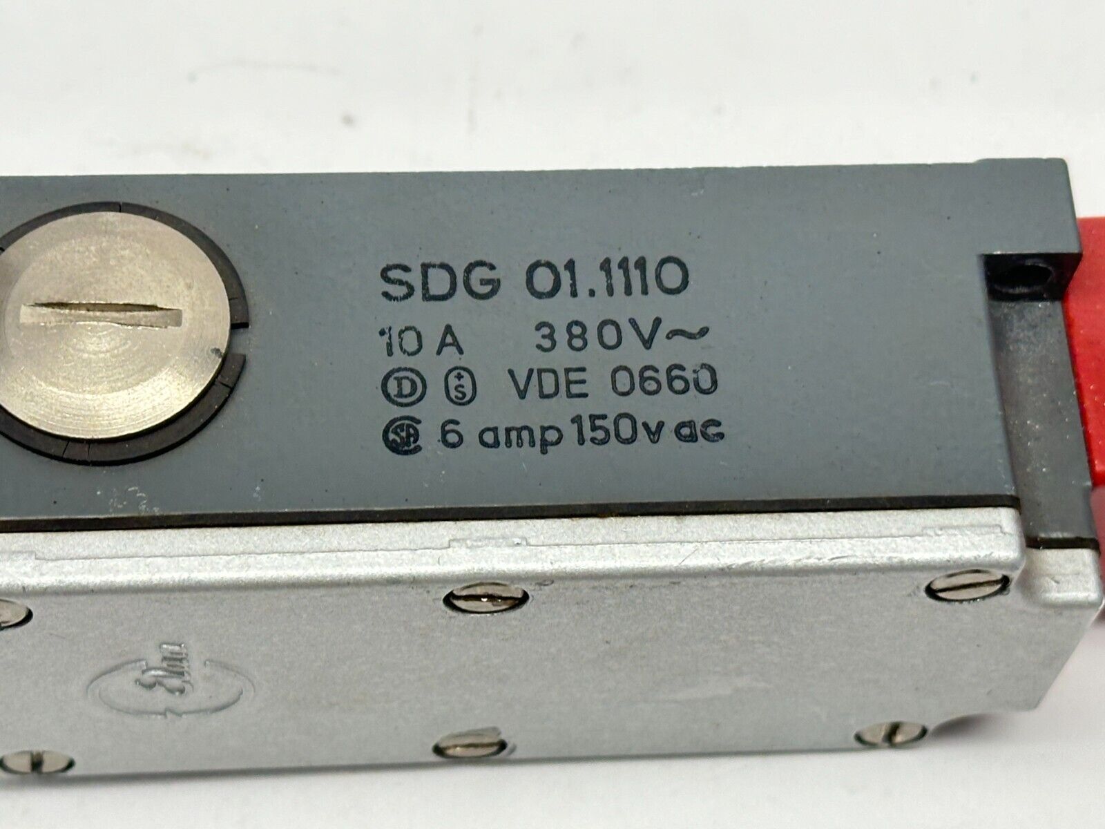 Elan SDG 01.1110 Keyed Interlock Switch 10A 380V / 6A 150VAC - Maverick Industrial Sales