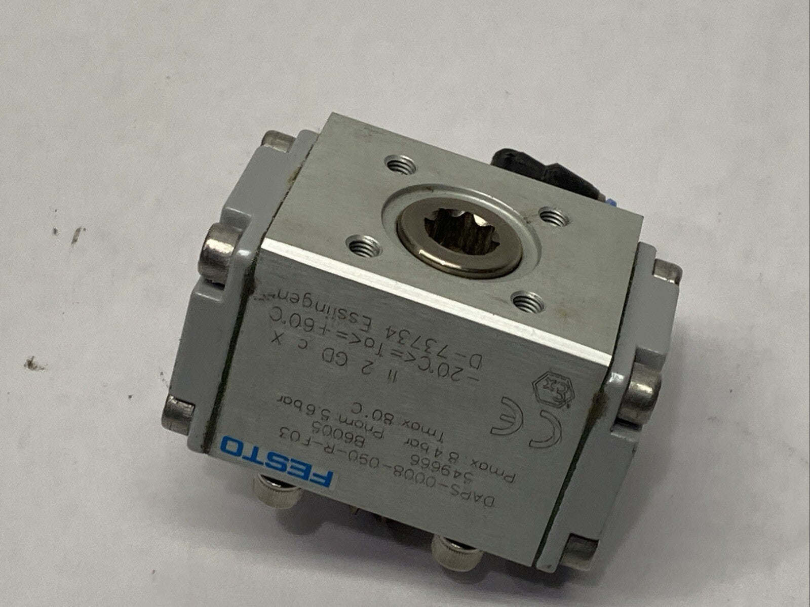 Festo DAPS-0008-090-R-F03 Semi-Rotary Drive 90 Degrees 7Nm 549666 - Maverick Industrial Sales