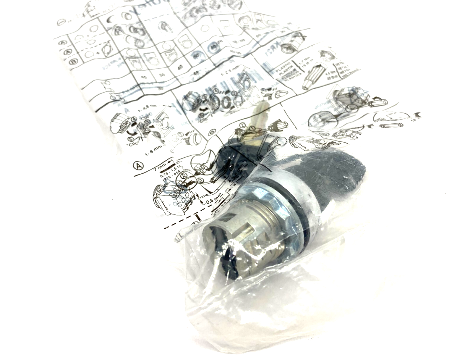 Allen Bradley 800FM-KR21 Ser. A Key Selector Switch Spring Return 22mm 2-Pos - Maverick Industrial Sales