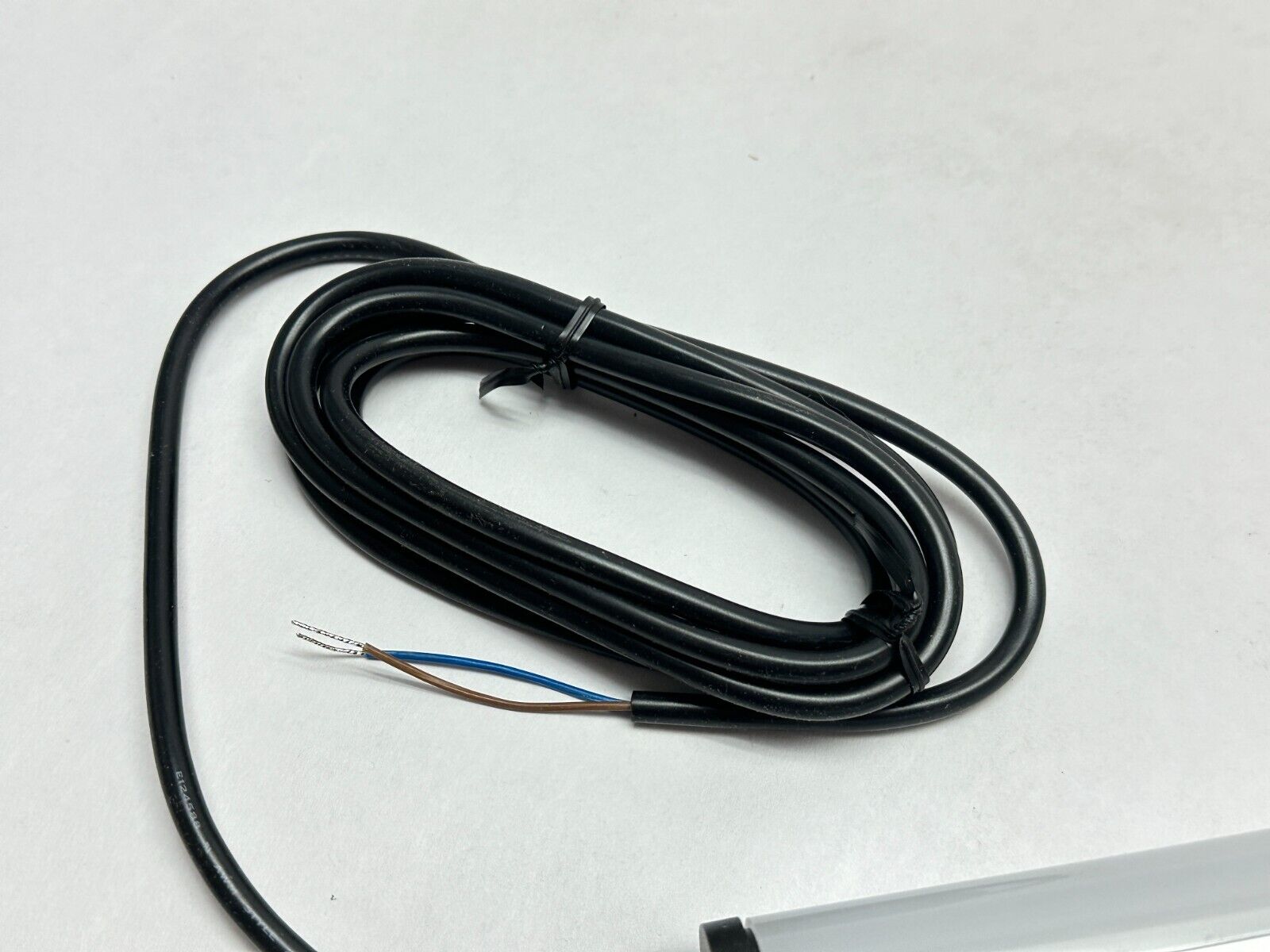 Banner WLB32C850PB LED Work Light Bar w/ Diffuse Window 850mm 12-30VDC 87487 - Maverick Industrial Sales