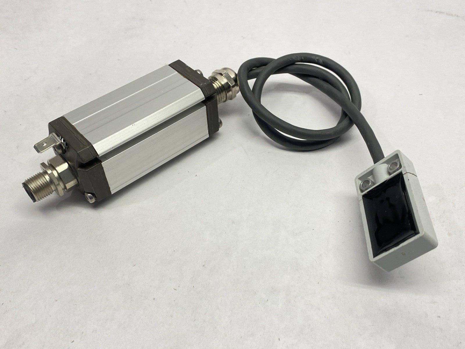 BIS M-402-045-004-07-S4 | Balluff HF RFID Head w/ Processor Unit BIS00M1 - For parts or not working - Maverick Industrial Sales