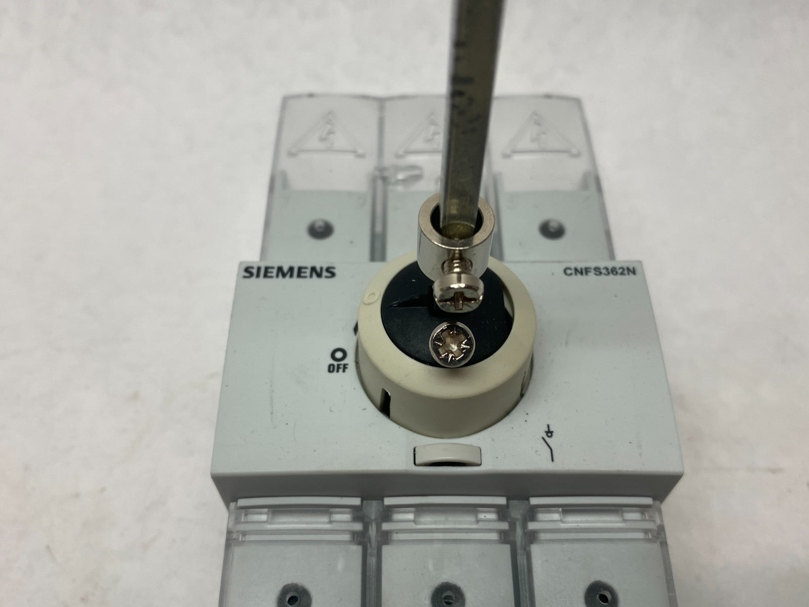 Siemens CNFS362N Low-Voltage Disconnect Switch 3-Ph 60A - Maverick Industrial Sales