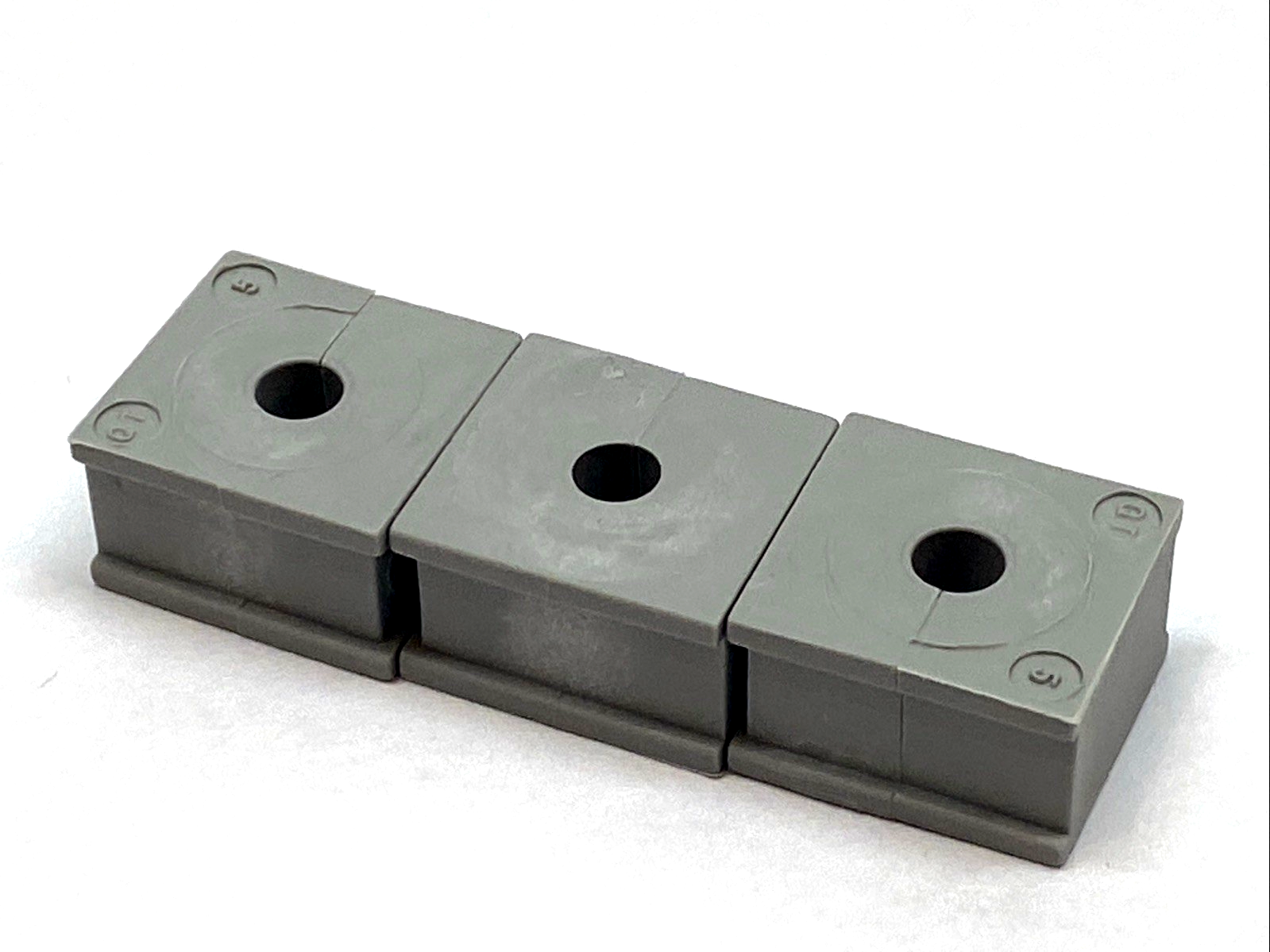 42505 | Icotek QT 5 Cable Grommet Gray Elastomer 4-5mm Diameter LOT OF 3 - New – Open box - Maverick Industrial Sales