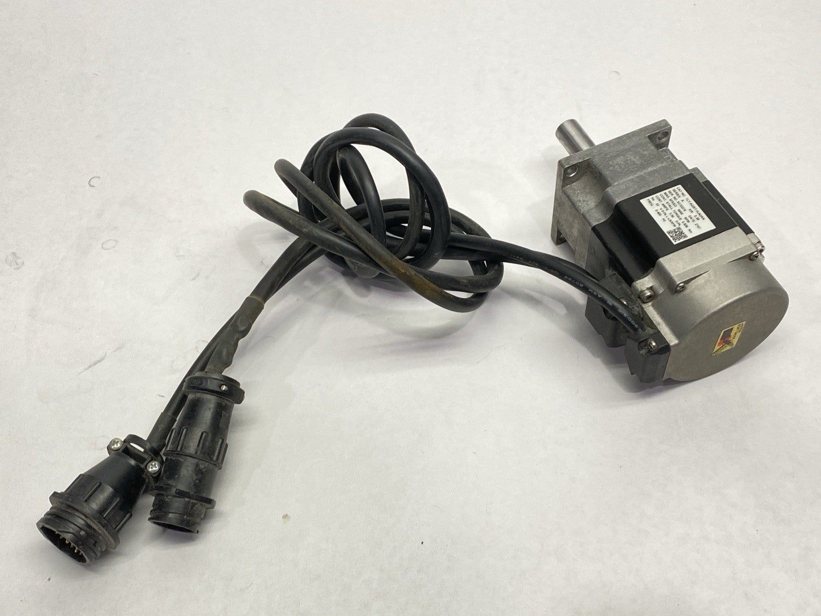 TLY-A220T-HJ62AN | Allen Bradley Ser A Kinetix TYL Servo Motor 6000RPM 0.38kW - For parts or not working - Maverick Industrial Sales