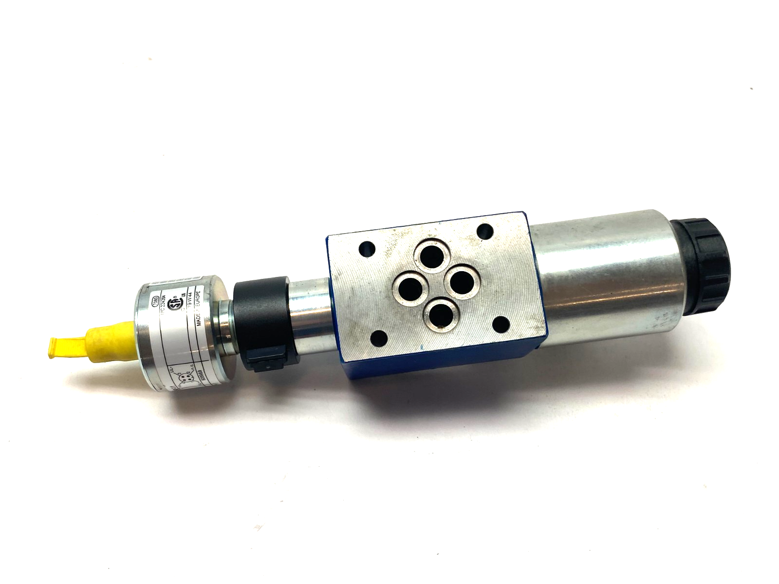 R900923204, 4WE 6 J62/EG24N9K4/62 | Bosch Rexroth R900923204 Directional Spool Valve 4WE 6 J62/EG24N9K4/62 - New – Open Box - Maverick Industrial Sales