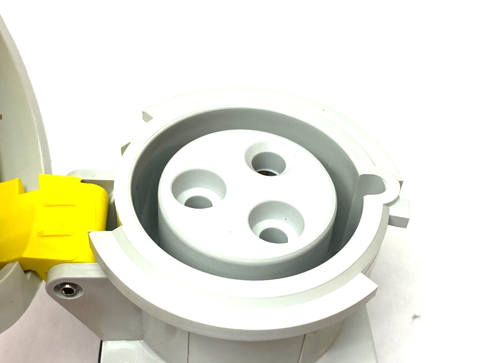 Hubbell C330R4WA Heavy Duty Female Pin & Sleeve Receptacle 2-Pole 3-Wire YELLOW - Maverick Industrial Sales