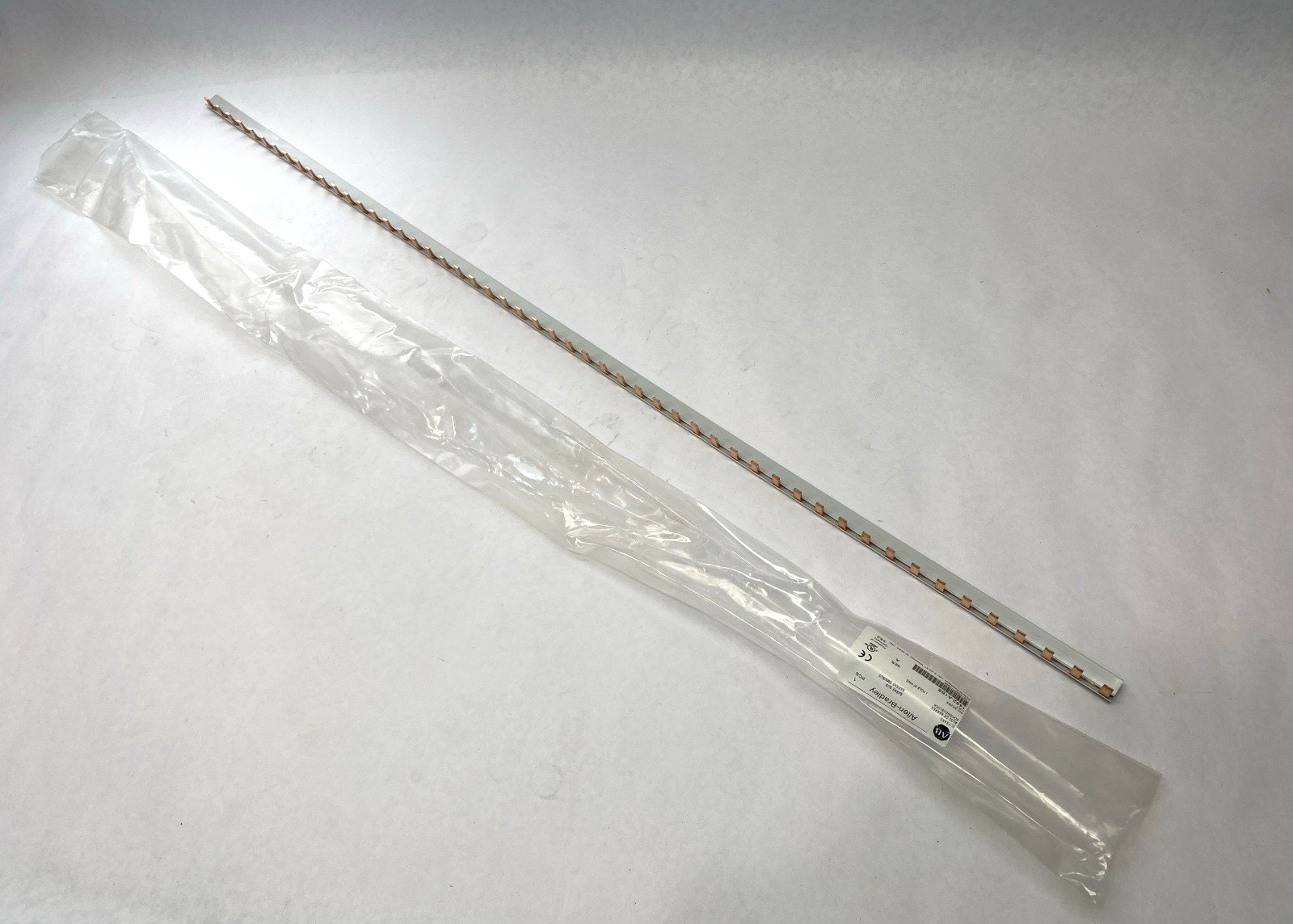 1492-A2B8 | Allen Bradley Ser. A Fuse Holder Bus Bar 1-Pole 57-Pin - New – Open box - Maverick Industrial Sales