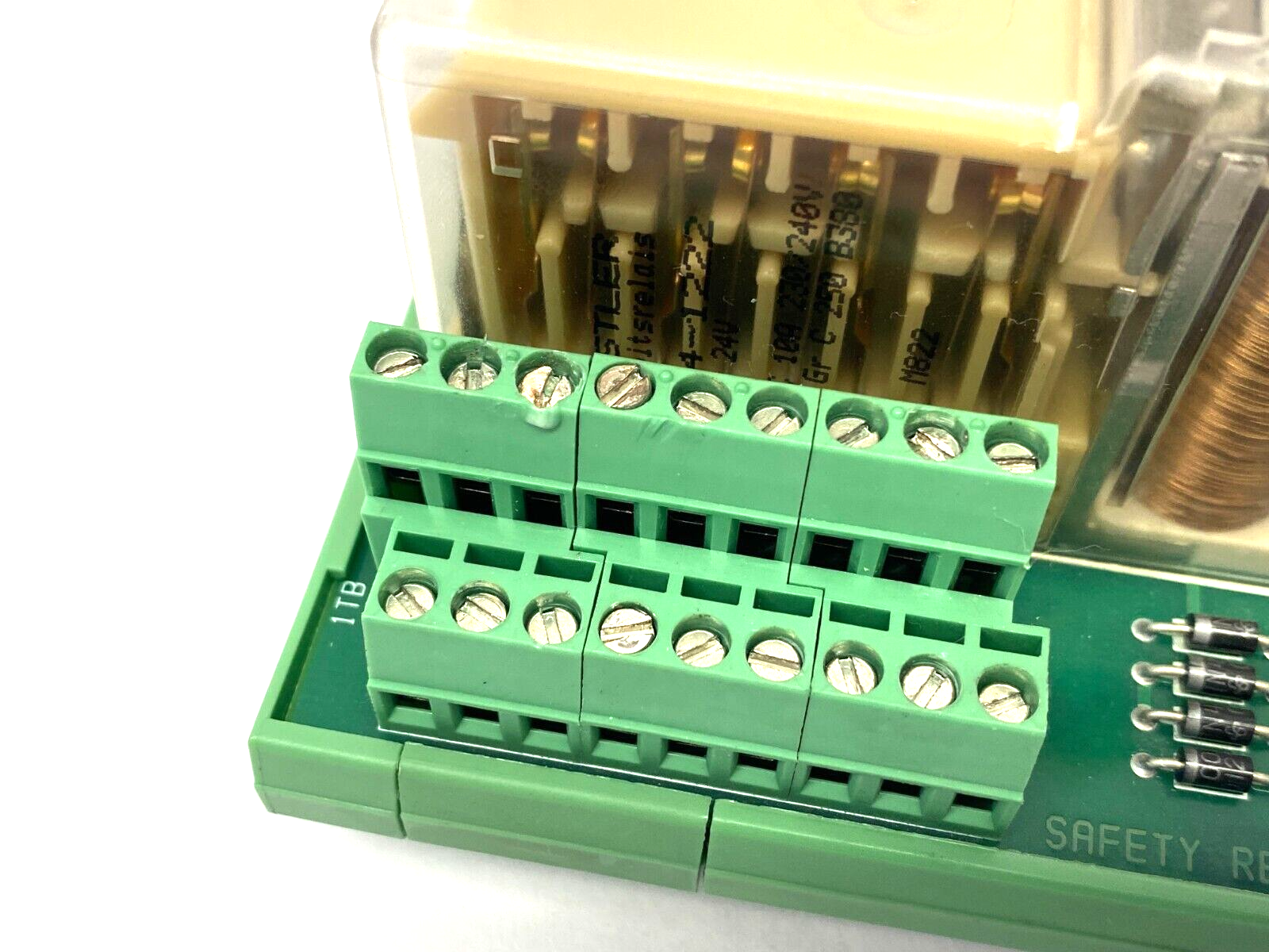 Universal Instruments 45209201 Safety Relay Module DIN Rail Mount WORN TERMINAL - Maverick Industrial Sales